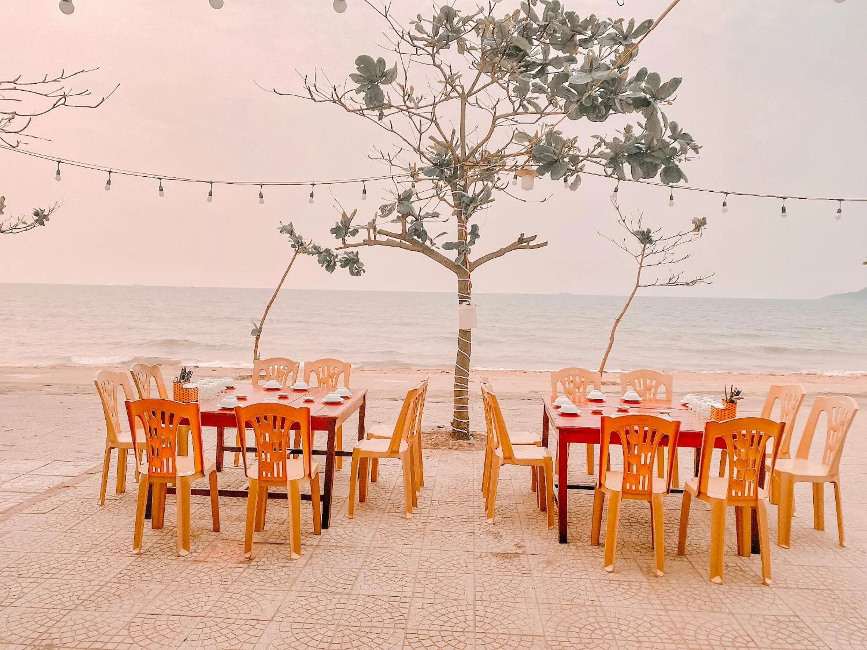 Restaurant/places to eat in Thien Nhan Hotel