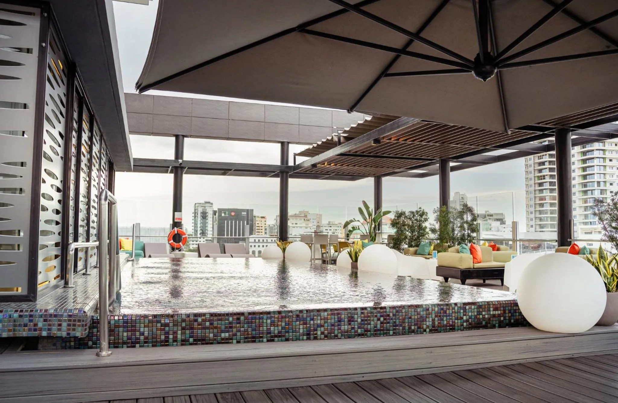 Swimming pool in Holiday Inn Santo Domingo by IHG