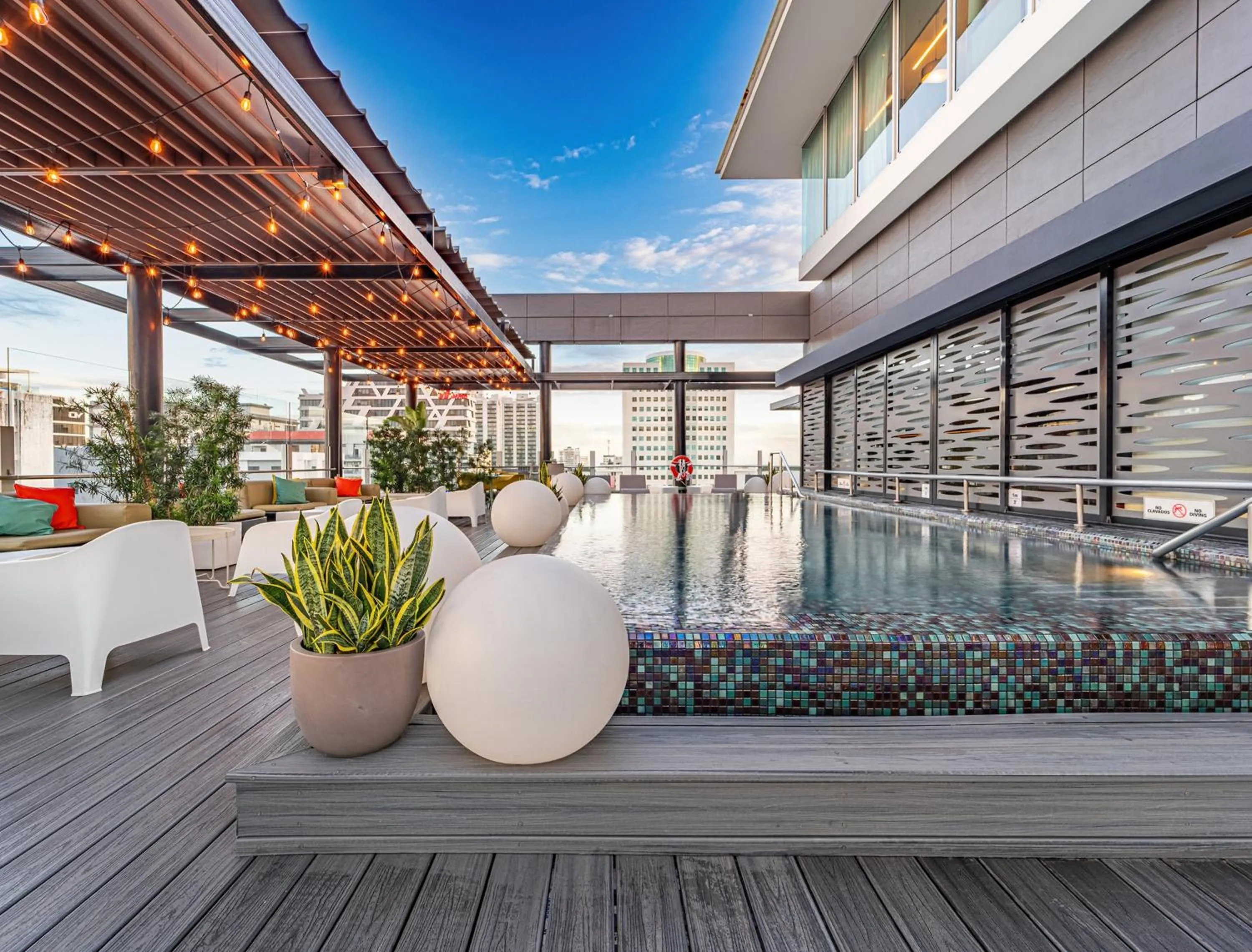 Swimming pool in Holiday Inn Santo Domingo by IHG