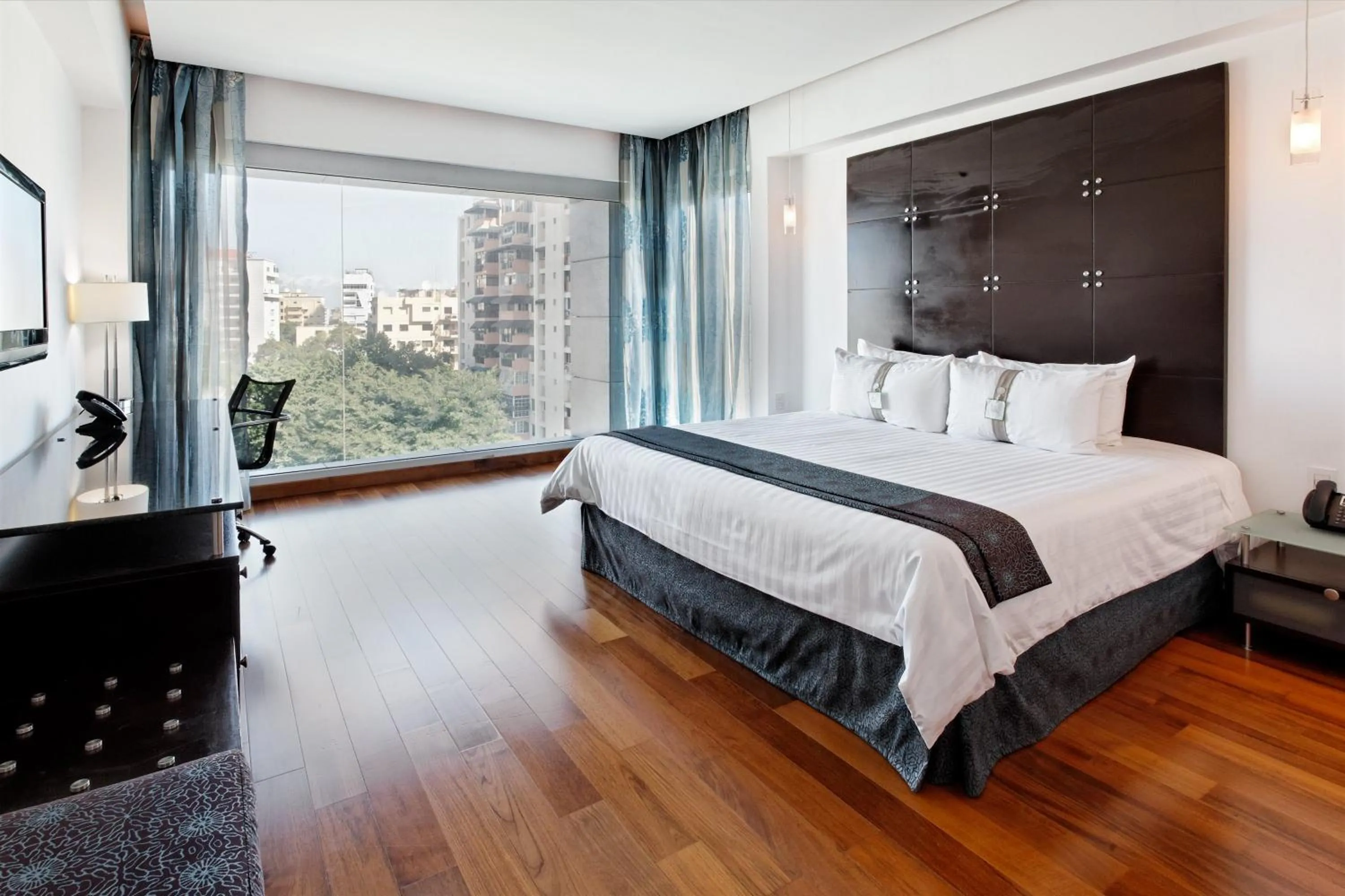 Bedroom, Bed in Holiday Inn Santo Domingo by IHG