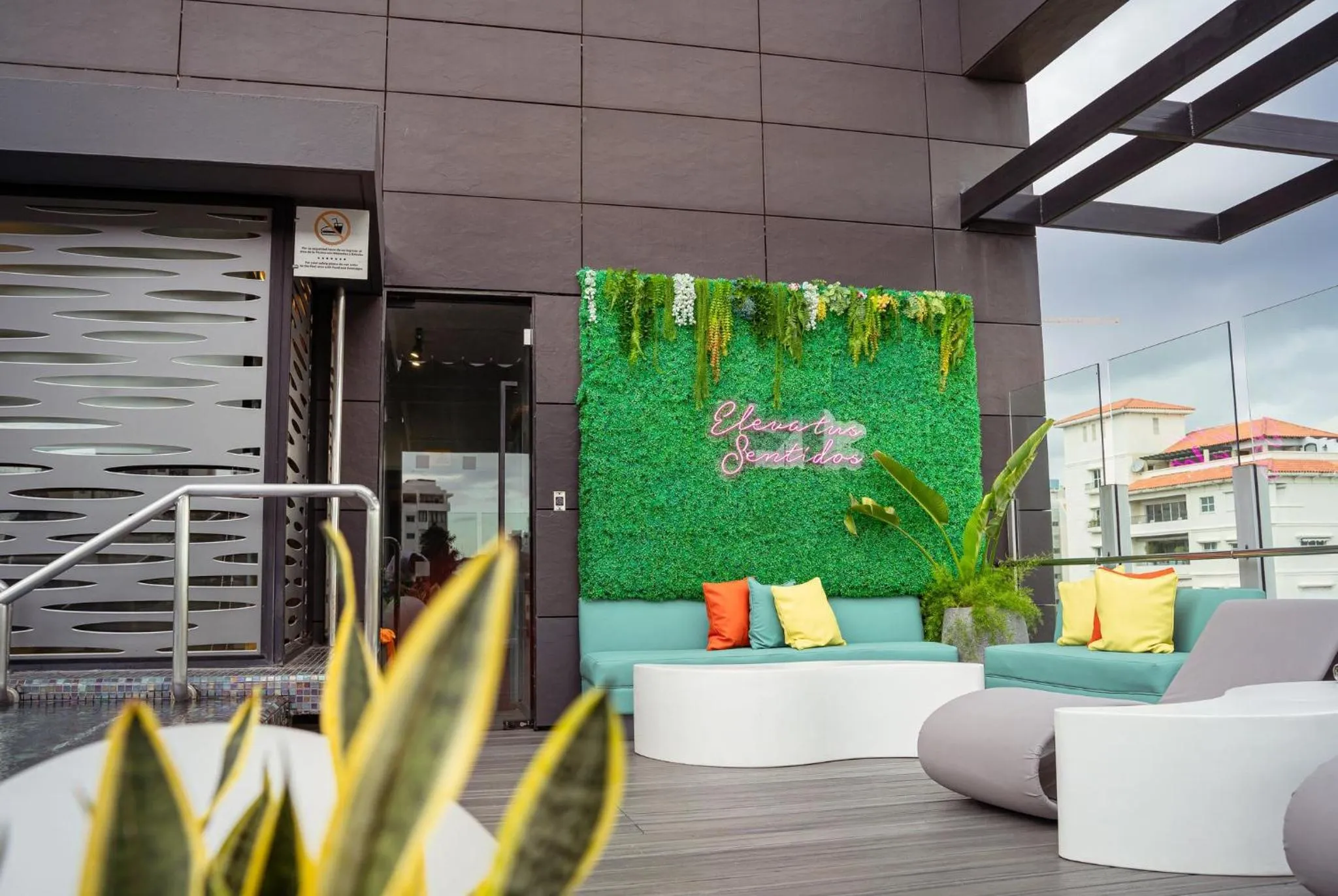 Swimming pool in Holiday Inn Santo Domingo by IHG