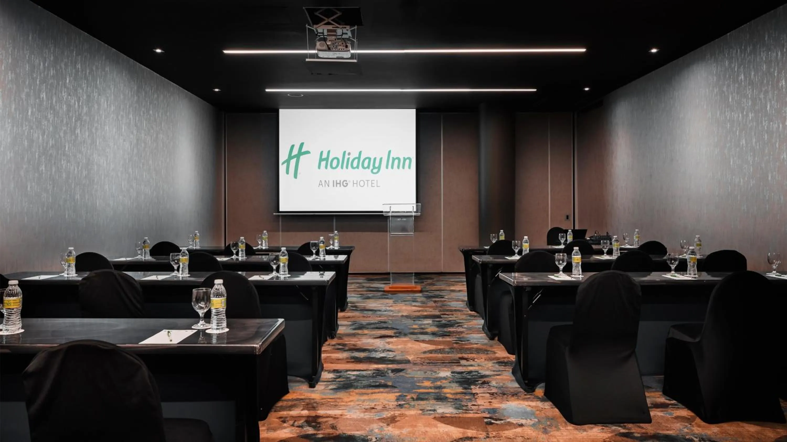 Meeting/conference room in Holiday Inn Santo Domingo by IHG
