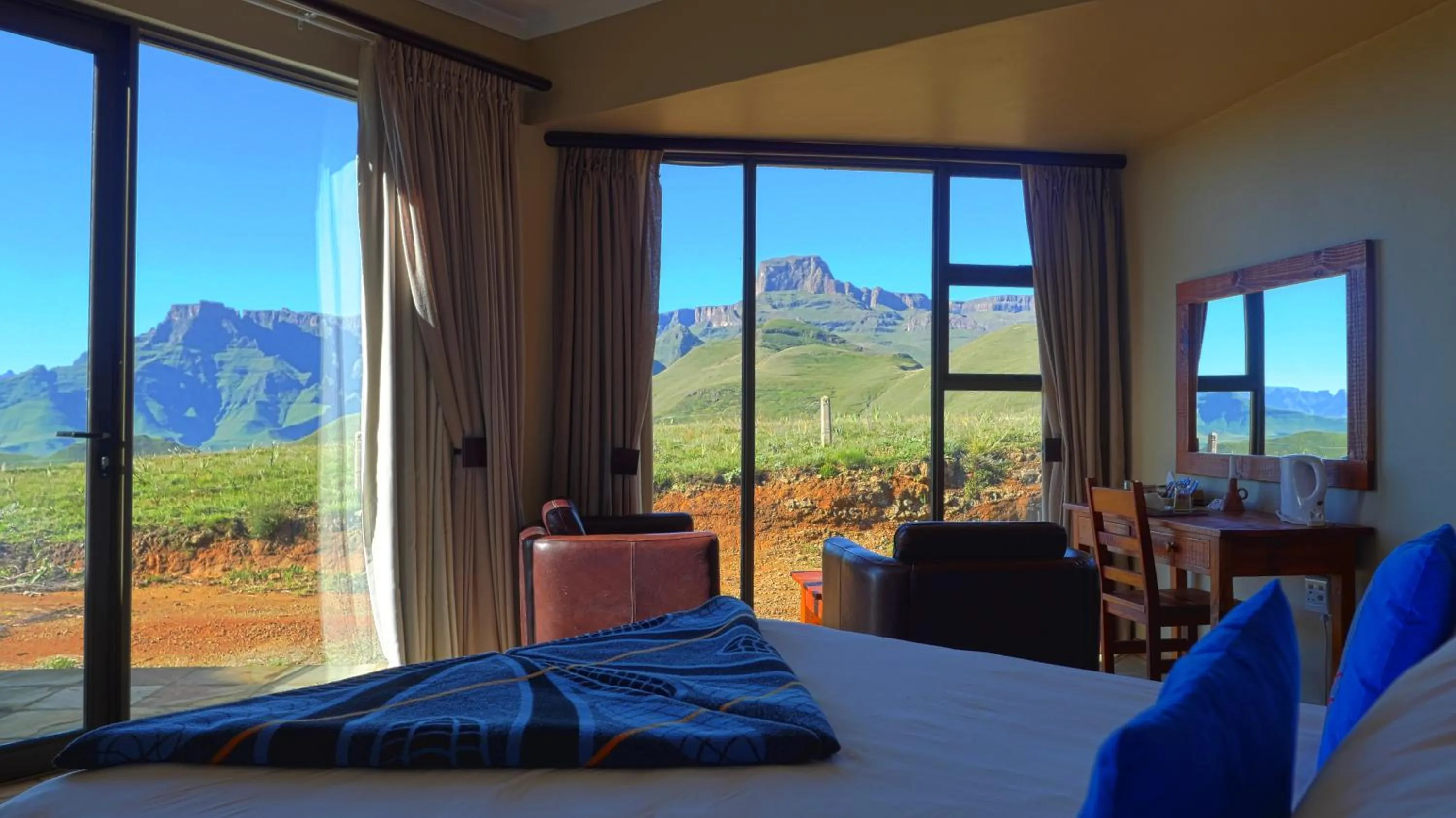 Natural landscape, Bed in Witsieshoek Mountain Lodge
