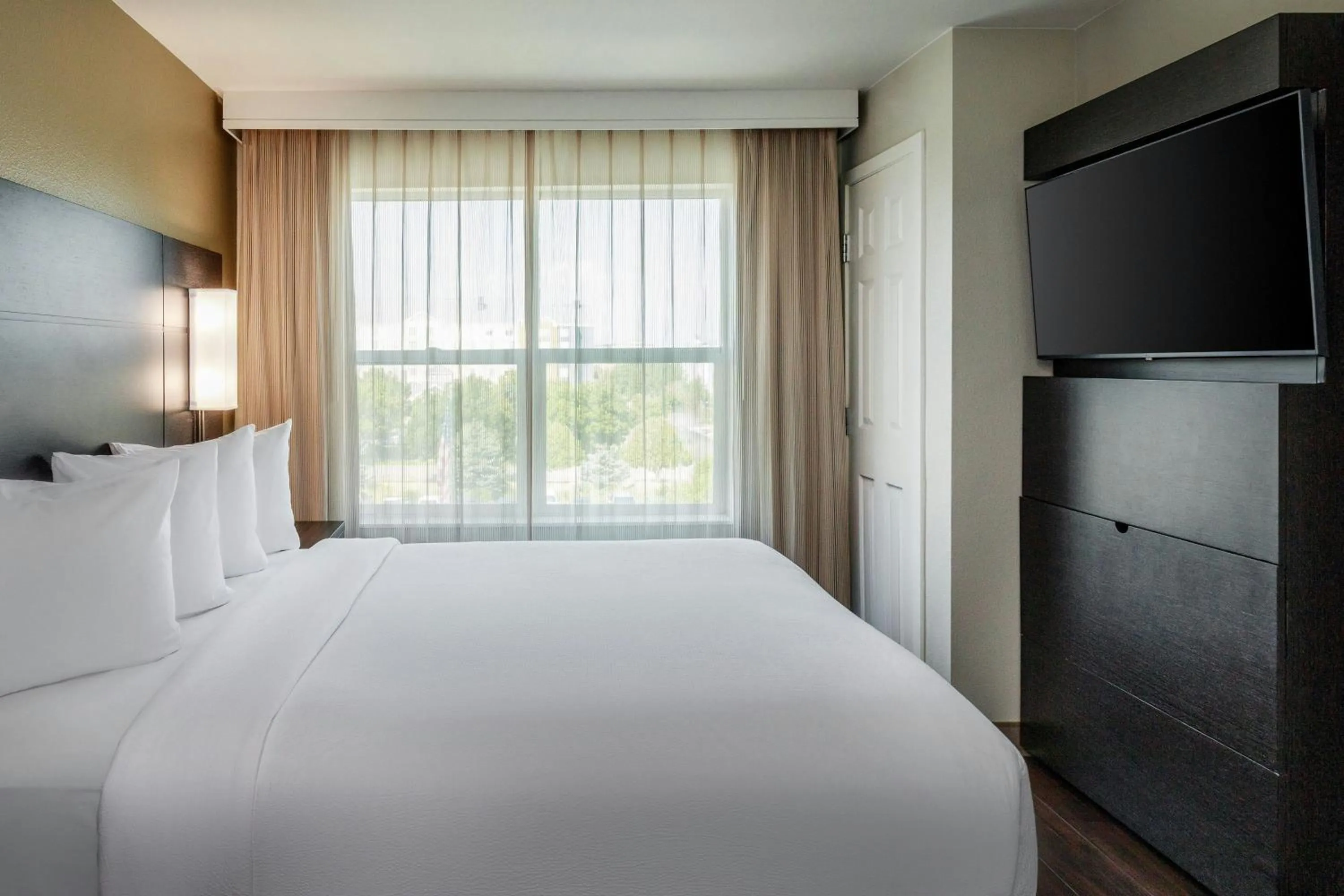 Photo of the whole room, Bed in Residence Inn by Marriott Denver Airport at Gateway Park