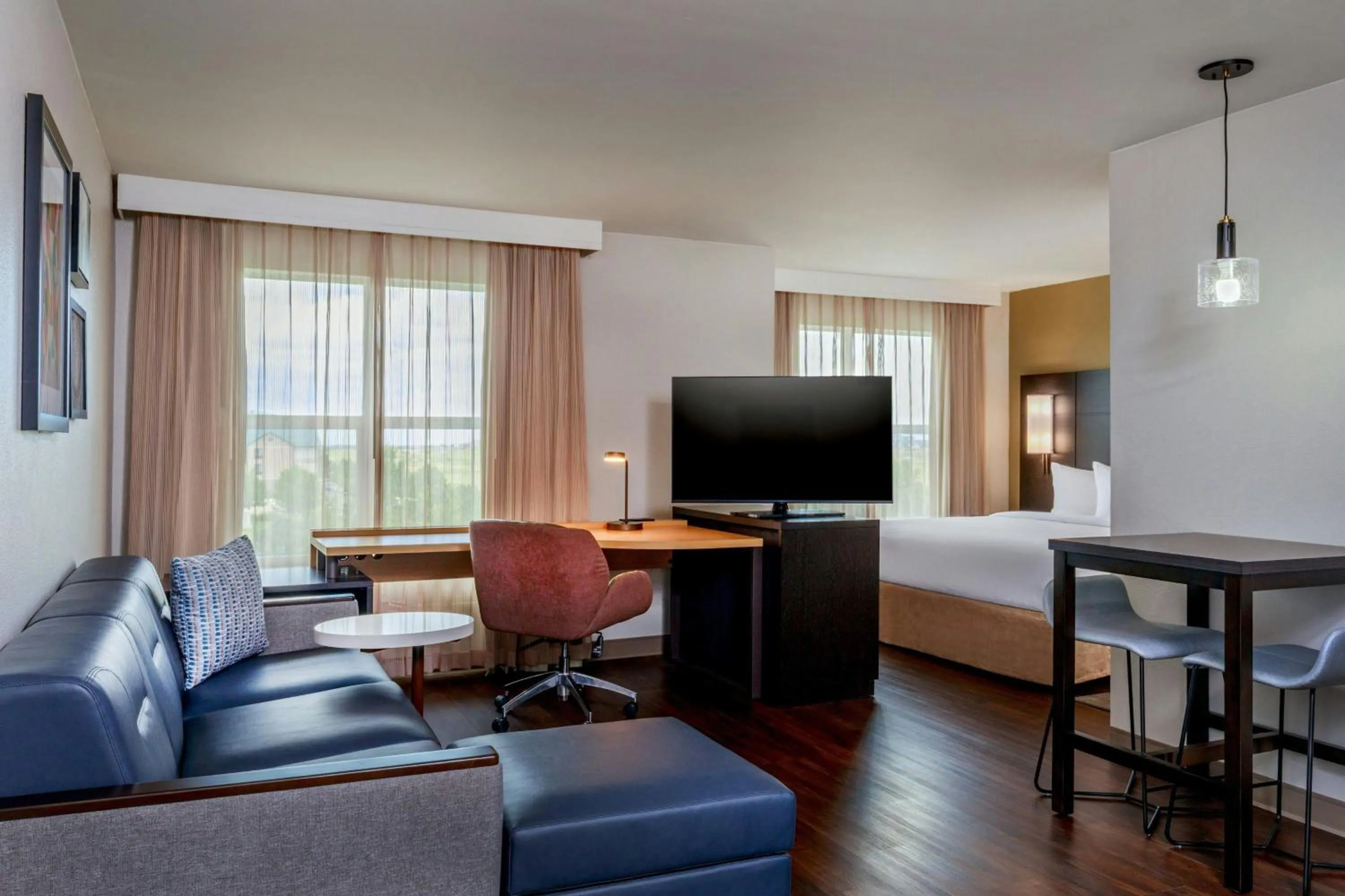 Photo of the whole room, Bed in Residence Inn by Marriott Denver Airport at Gateway Park