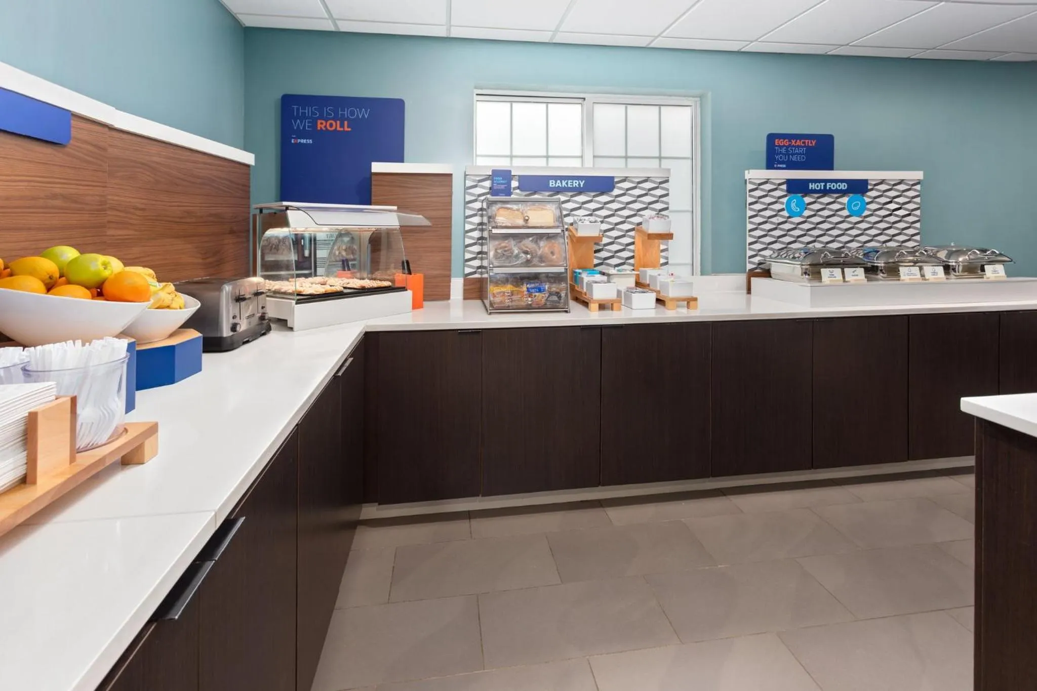 Breakfast in Holiday Inn Express Hotel & Suites Acme-Traverse City by IHG