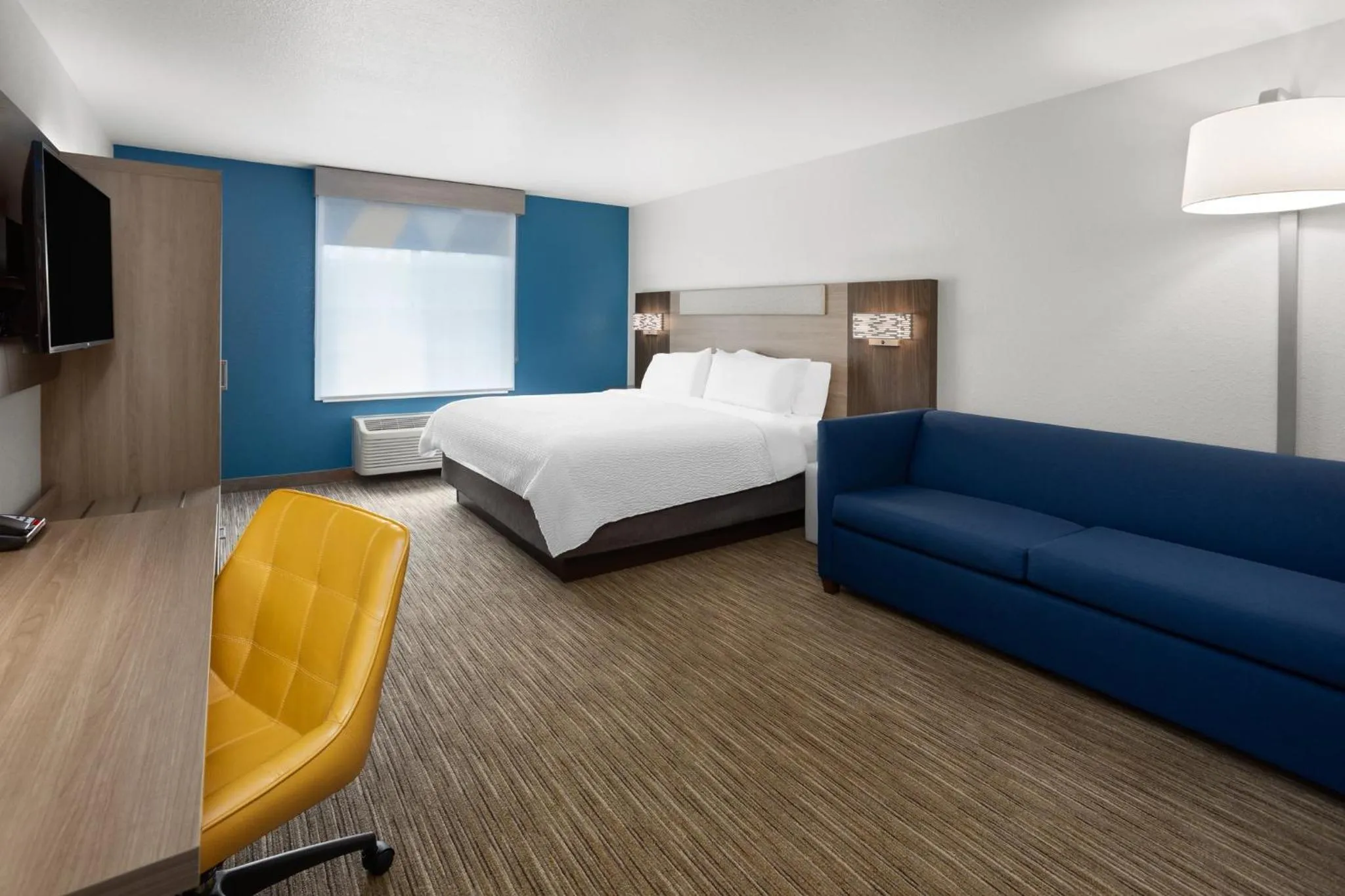 Photo of the whole room, Bed in Holiday Inn Express Hotel & Suites Acme-Traverse City by IHG