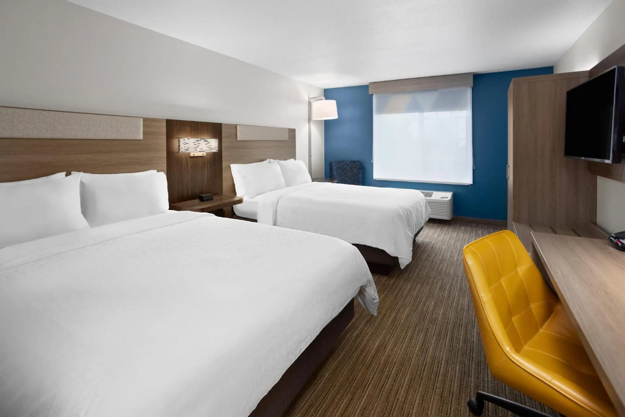 Photo of the whole room, Bed in Holiday Inn Express Hotel & Suites Acme-Traverse City by IHG