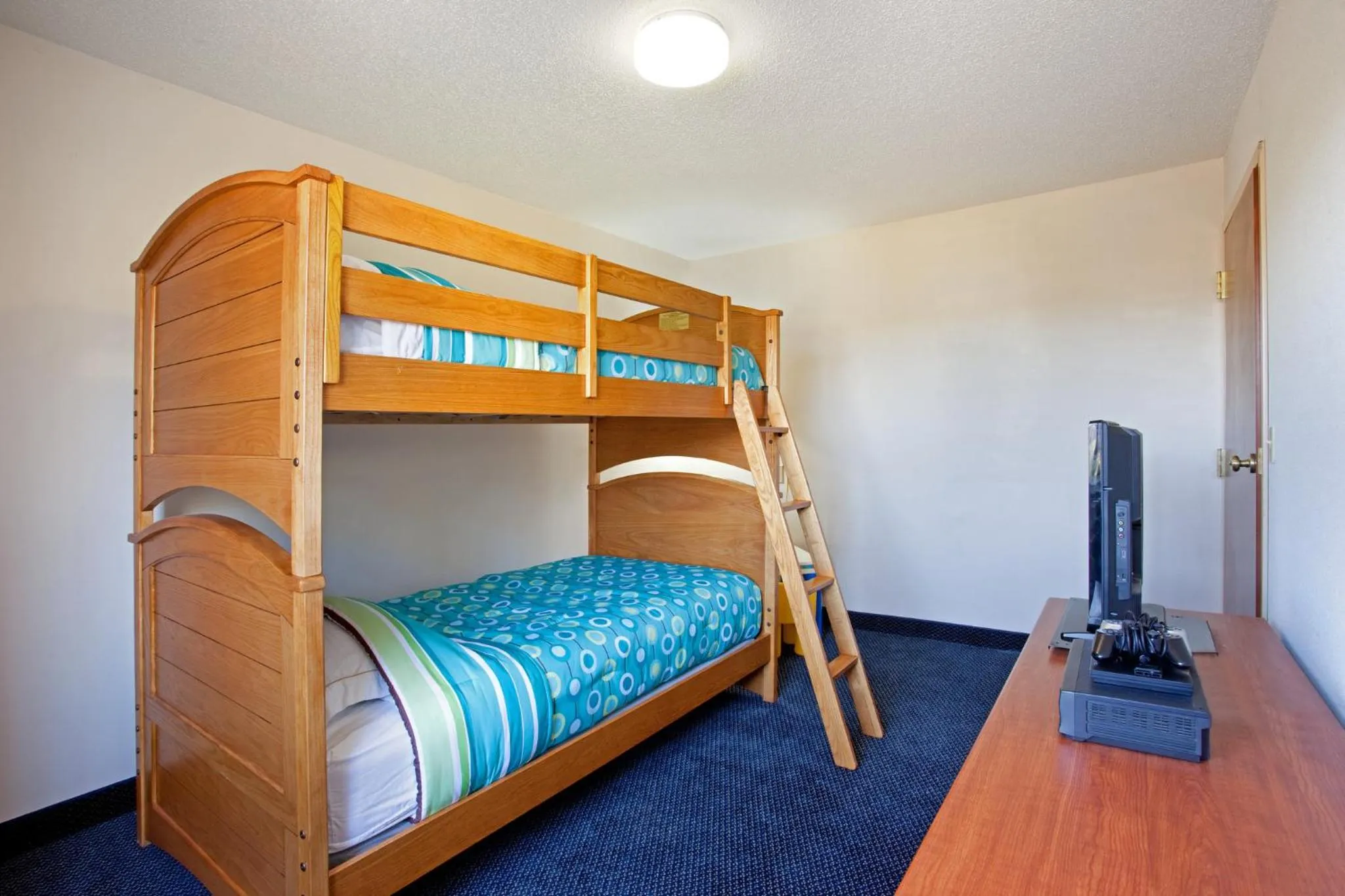 Photo of the whole room, Bed in Holiday Inn Express Hotel & Suites-Saint Joseph by IHG