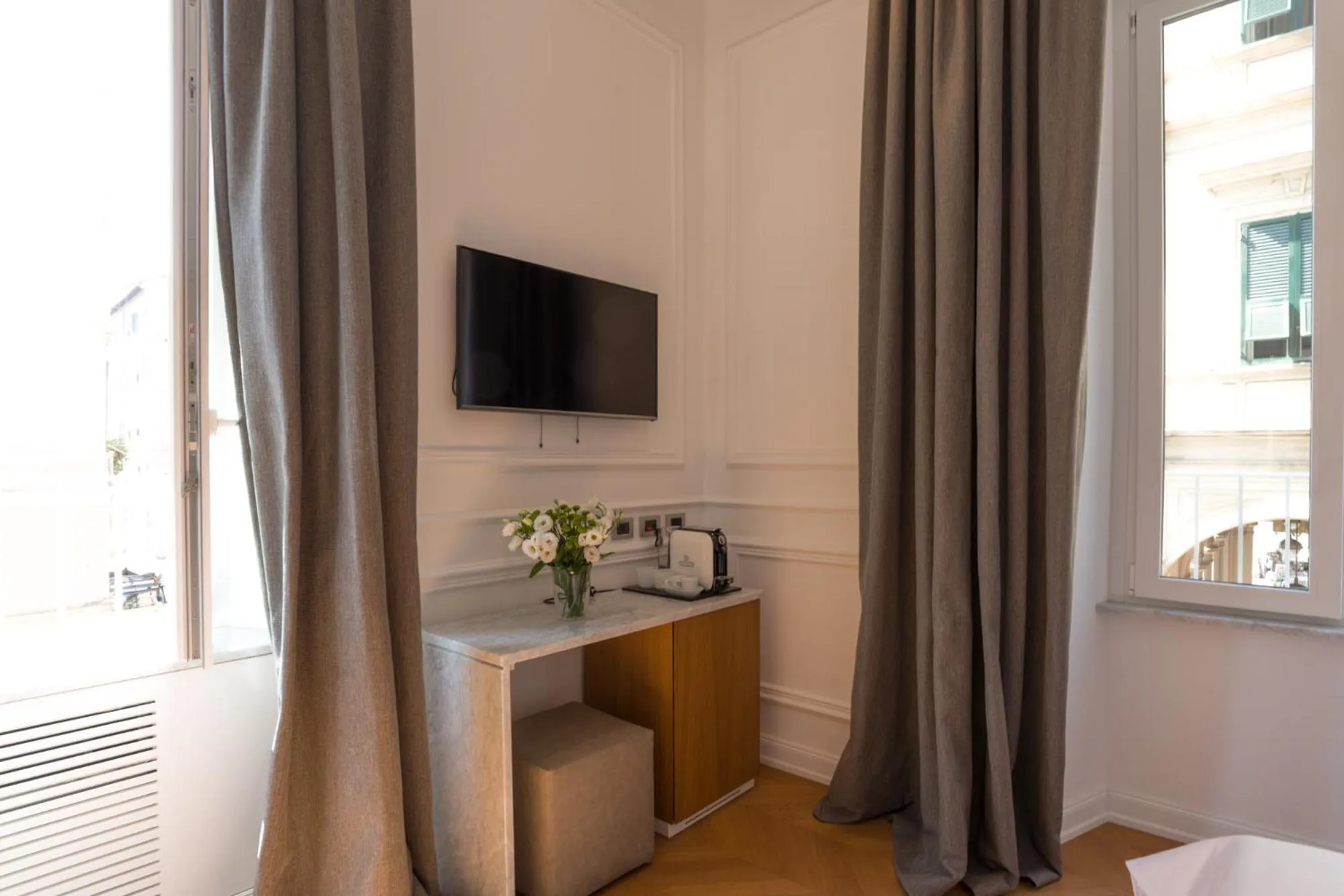 Day in Via Chiodo Luxury Rooms