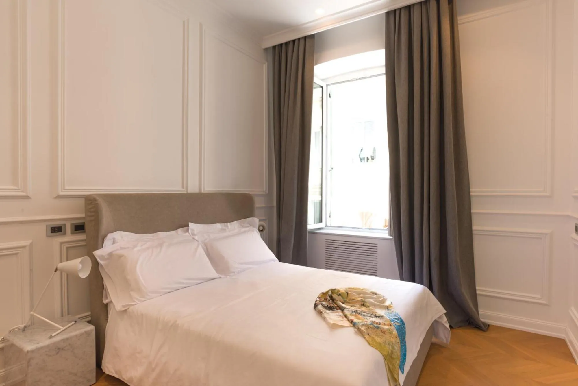 Day, Bed in Via Chiodo Luxury Rooms