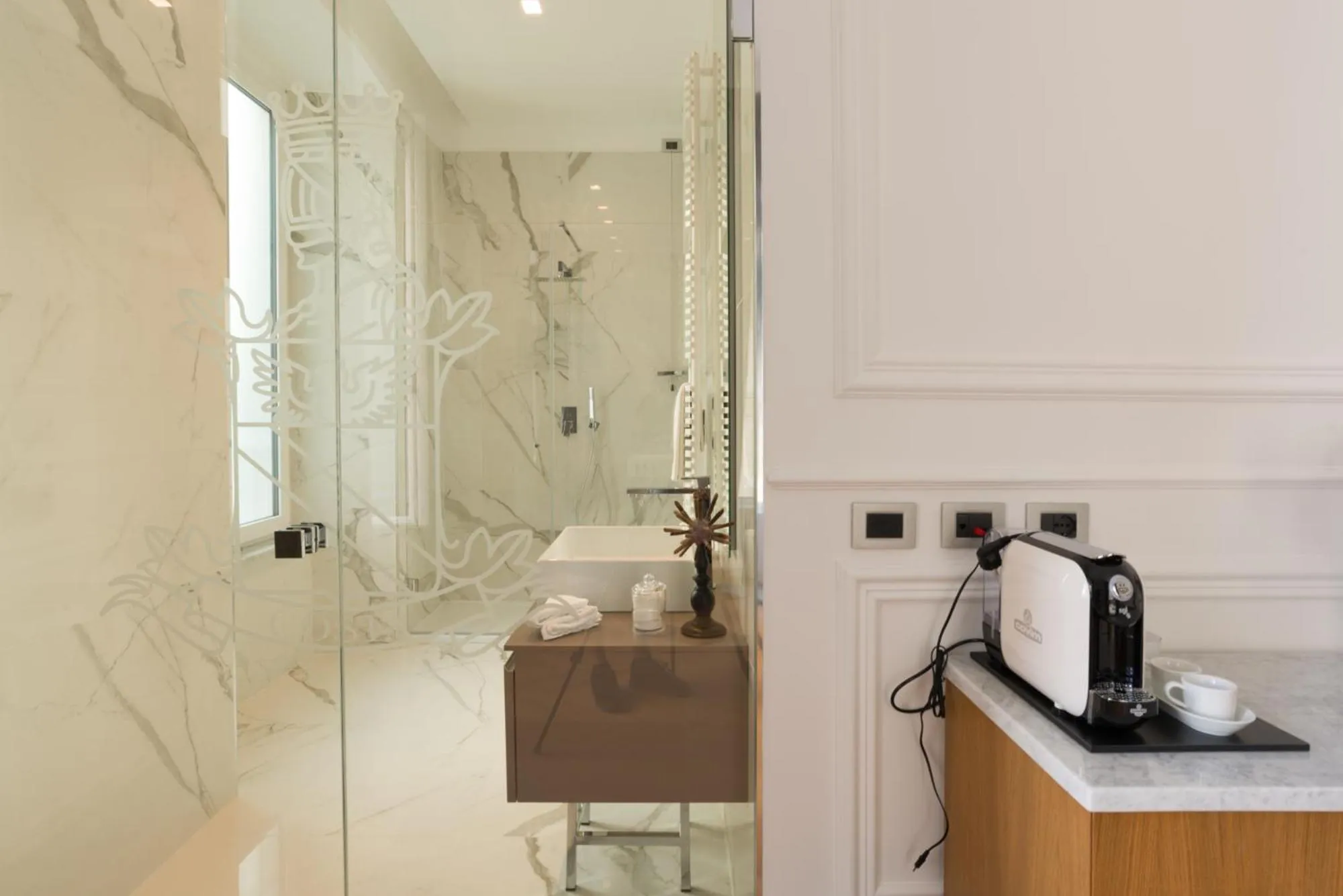 Coffee/tea facilities in Via Chiodo Luxury Rooms