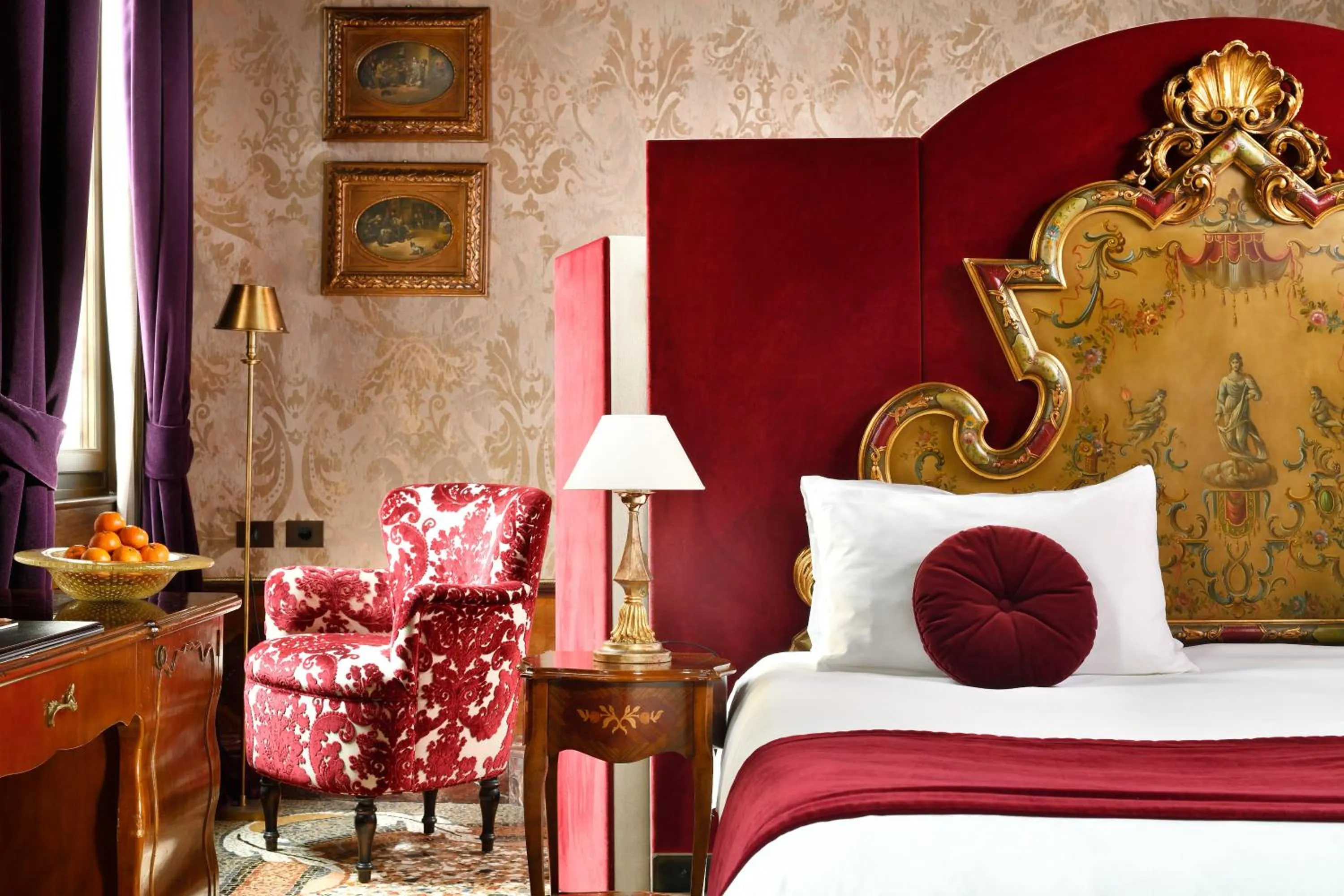 Bed in Palazzo Venart Luxury Hotel