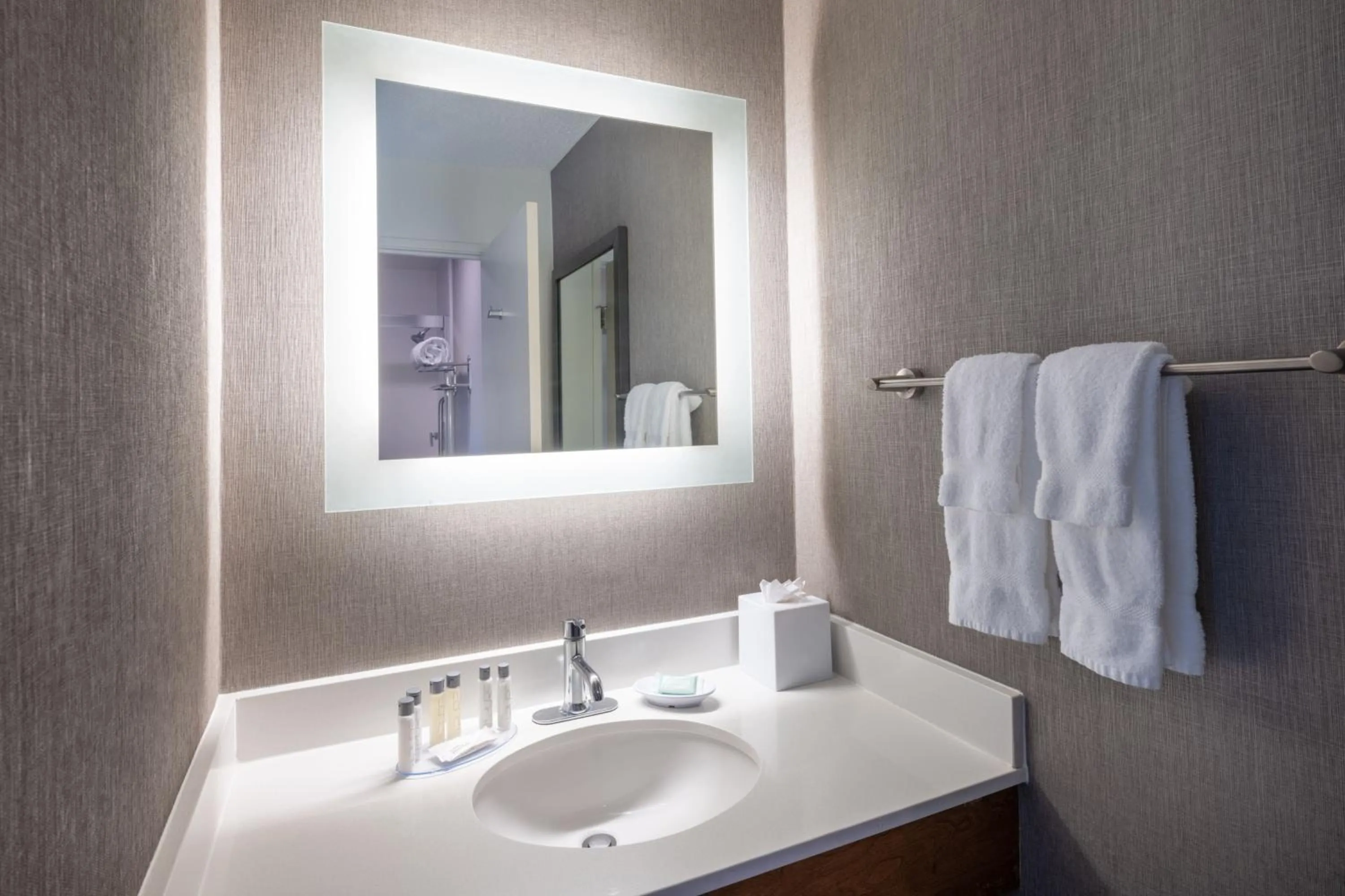 Bathroom in SpringHill Suites Pasadena Arcadia