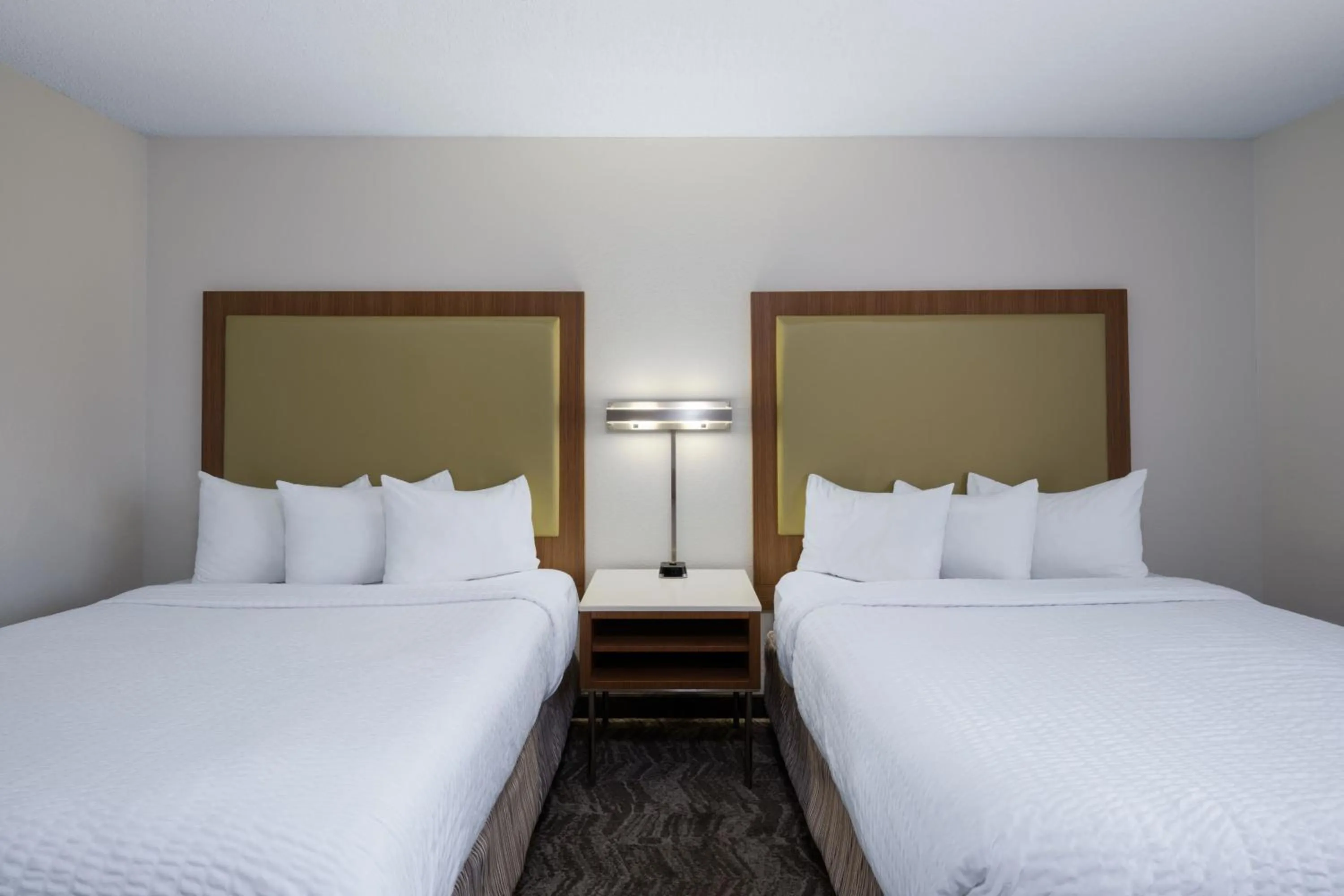 Photo of the whole room, Bed in SpringHill Suites Pasadena Arcadia