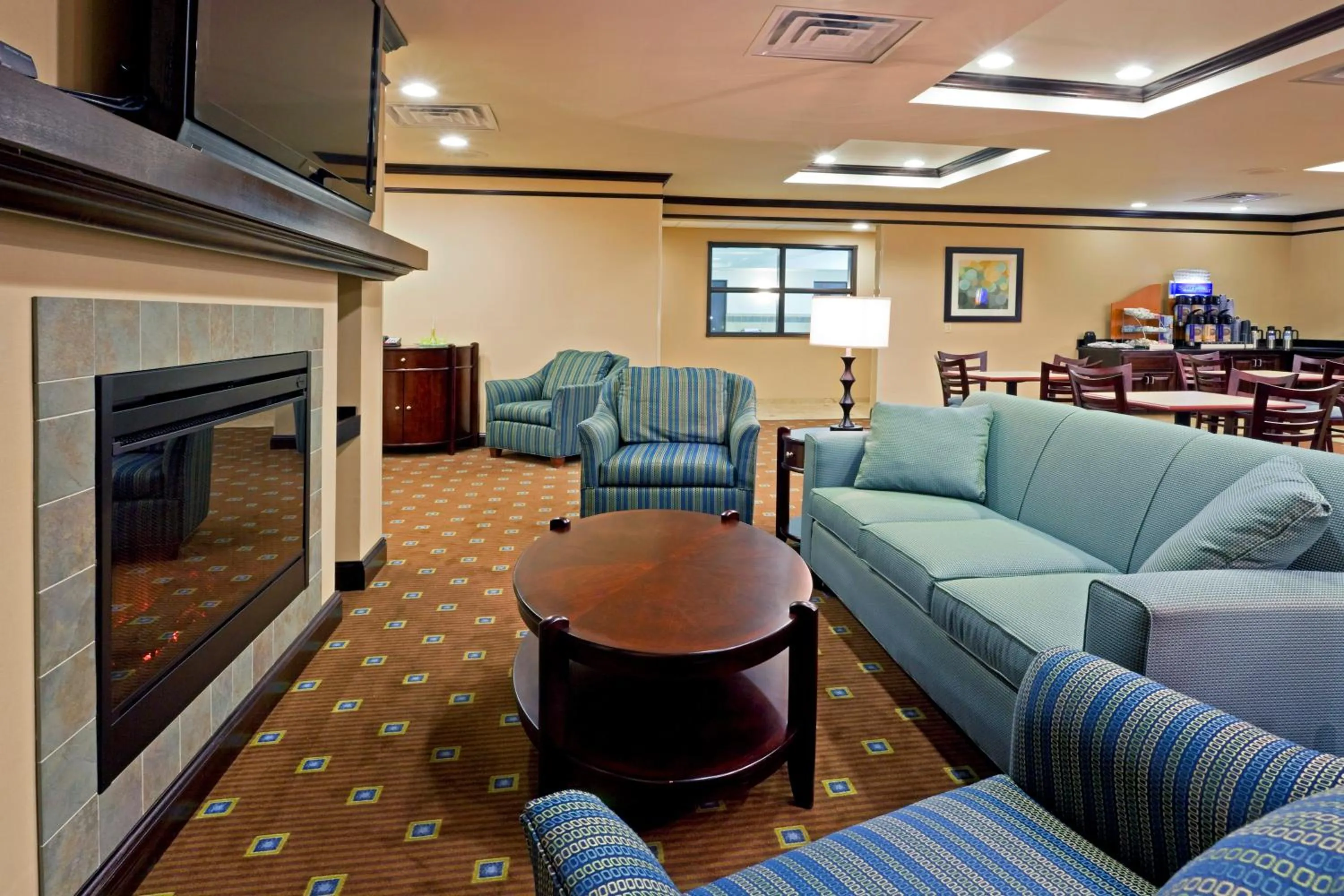Property building in Holiday Inn Express & Suites Syracuse North - Airport Area by IHG