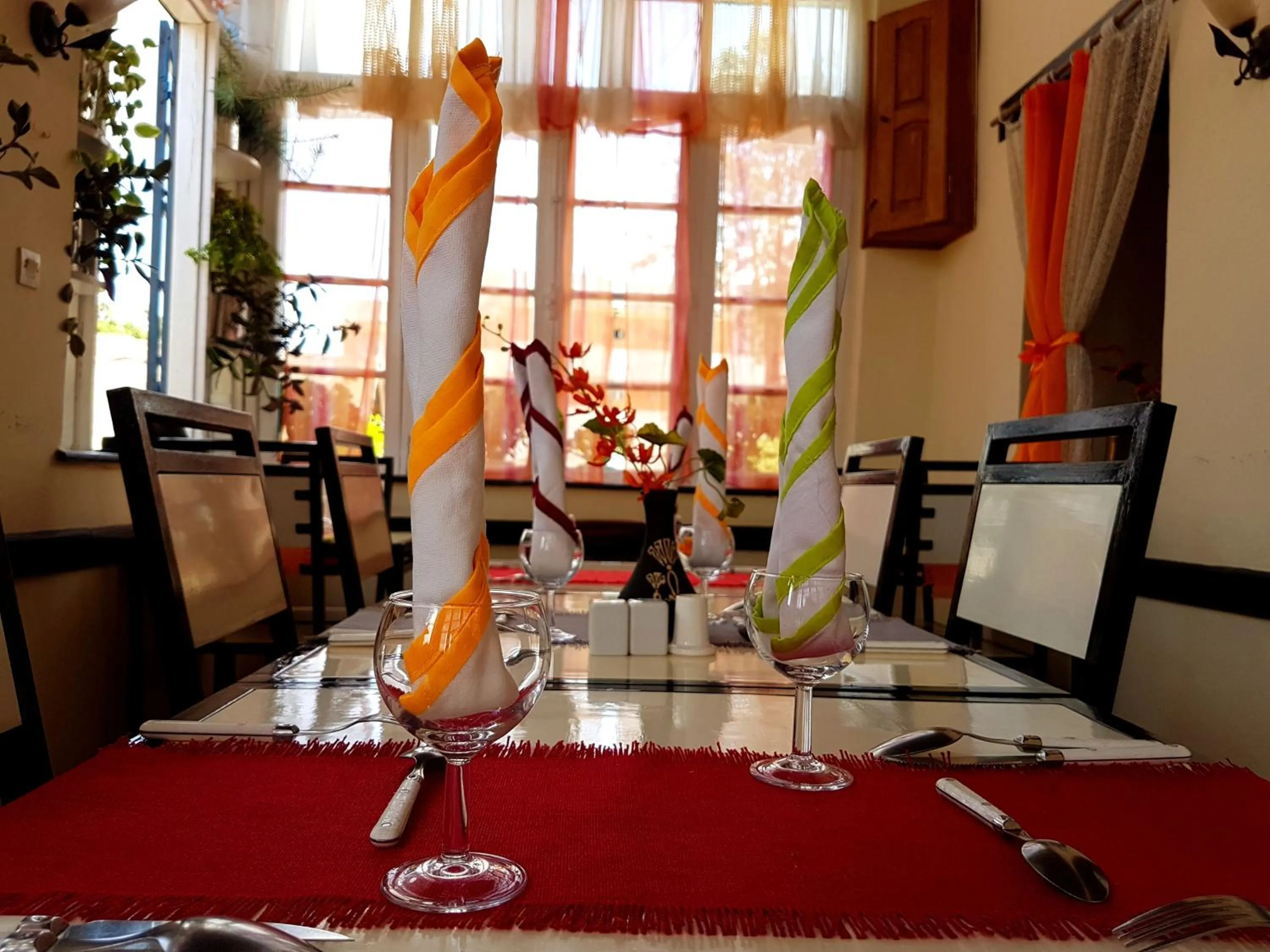 Restaurant/places to eat in Hotel le Trianon