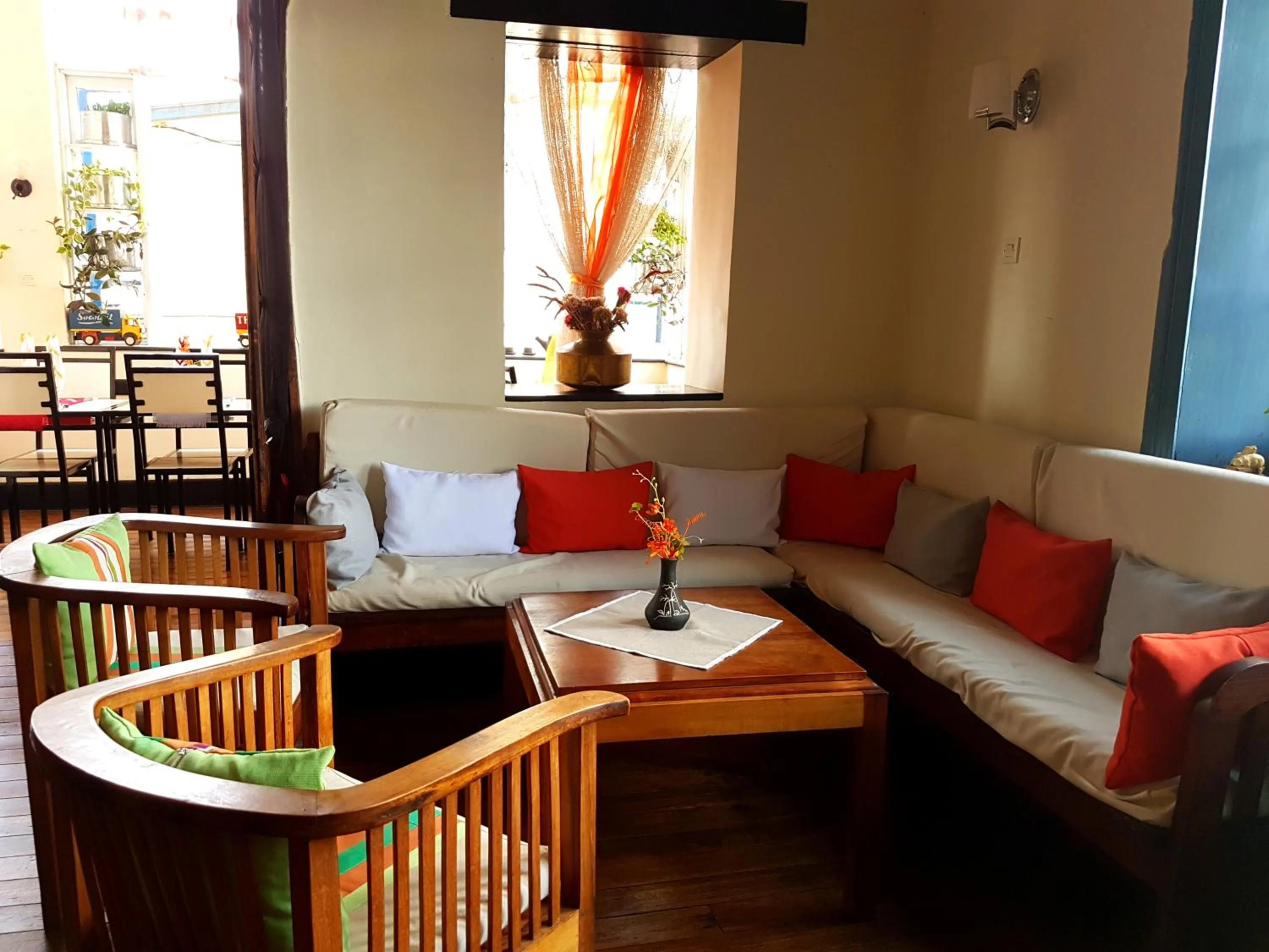 Restaurant/places to eat in Hotel le Trianon