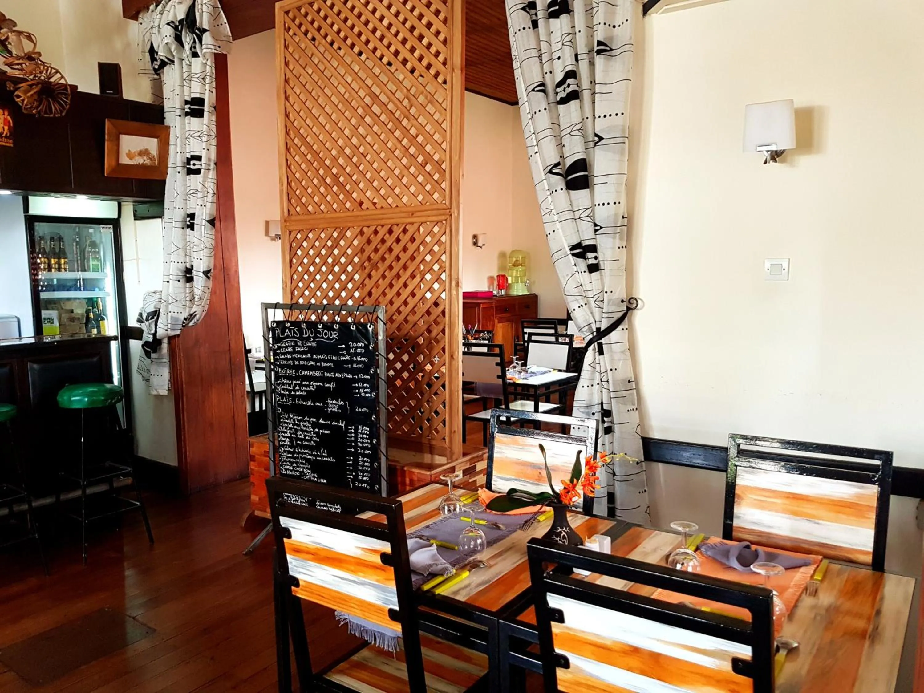 Restaurant/places to eat in Hotel le Trianon