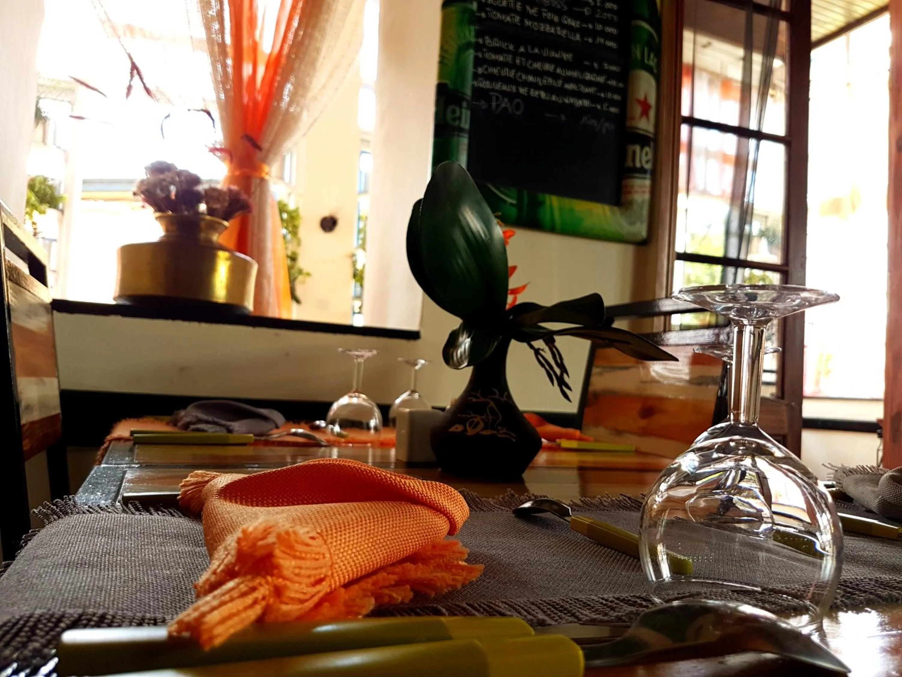 Restaurant/places to eat in Hotel le Trianon