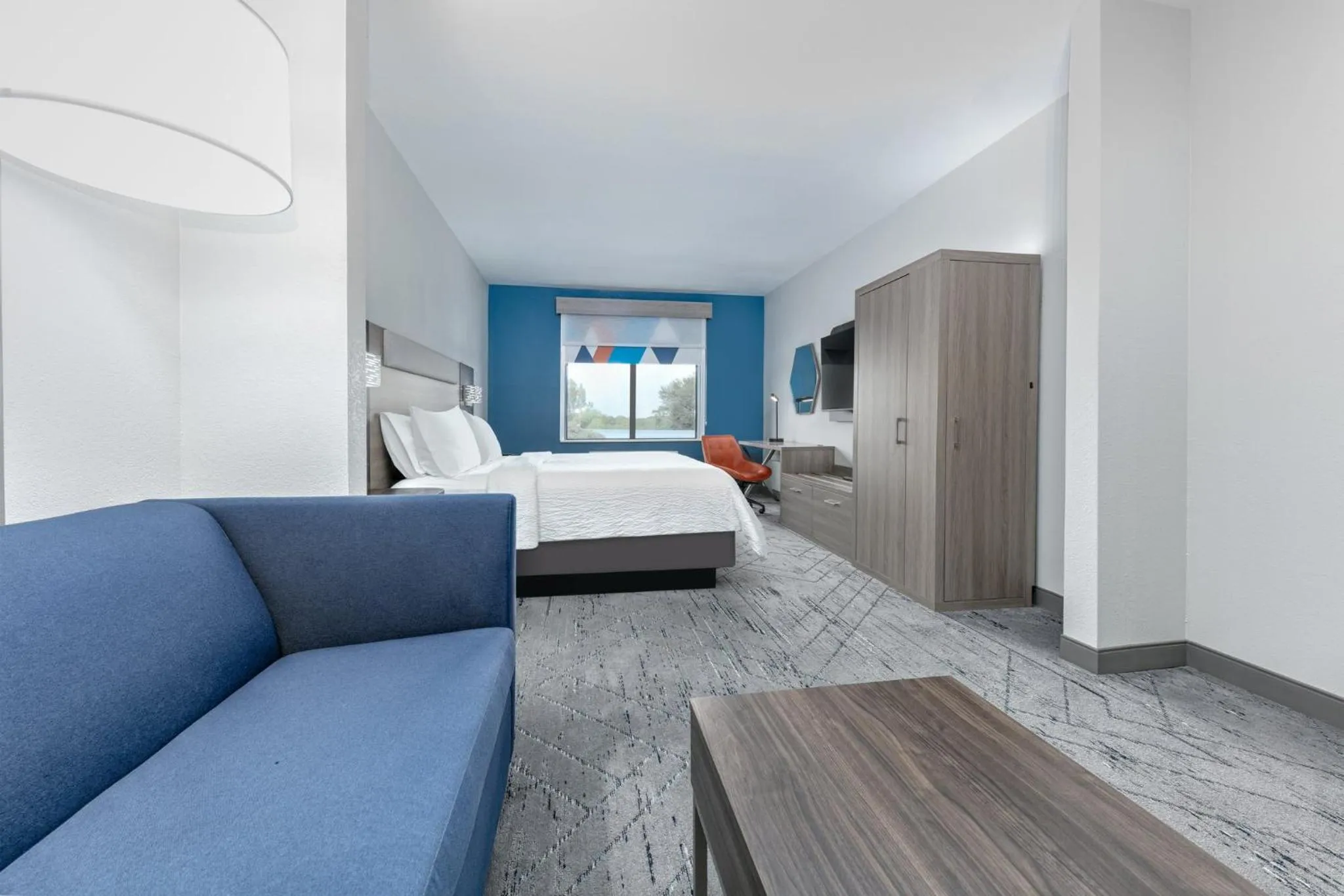 Photo of the whole room, Bed in Holiday Inn Express Hotel & Suites Winnie by IHG