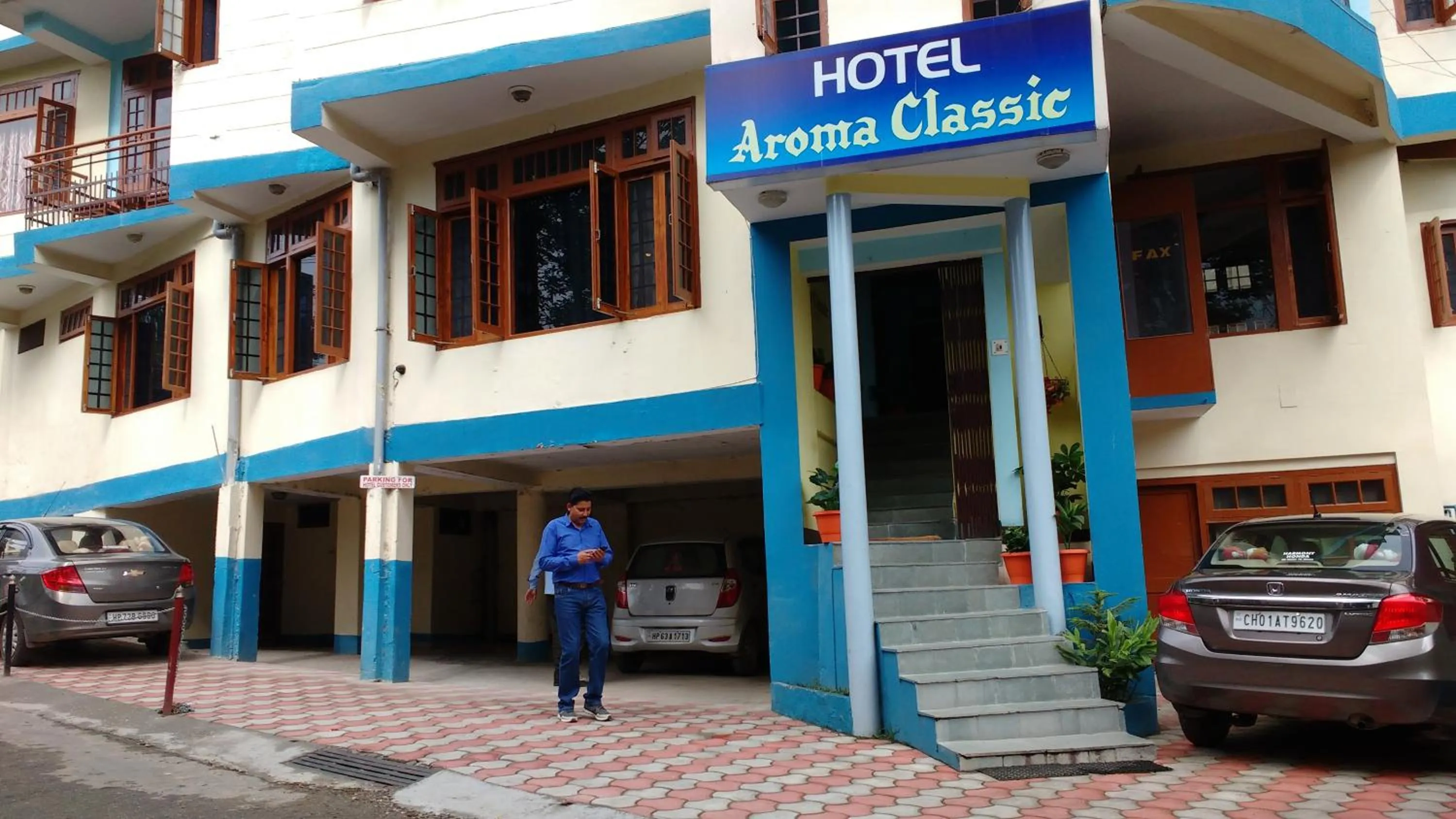 Facade/entrance in Hotel Aroma Classic