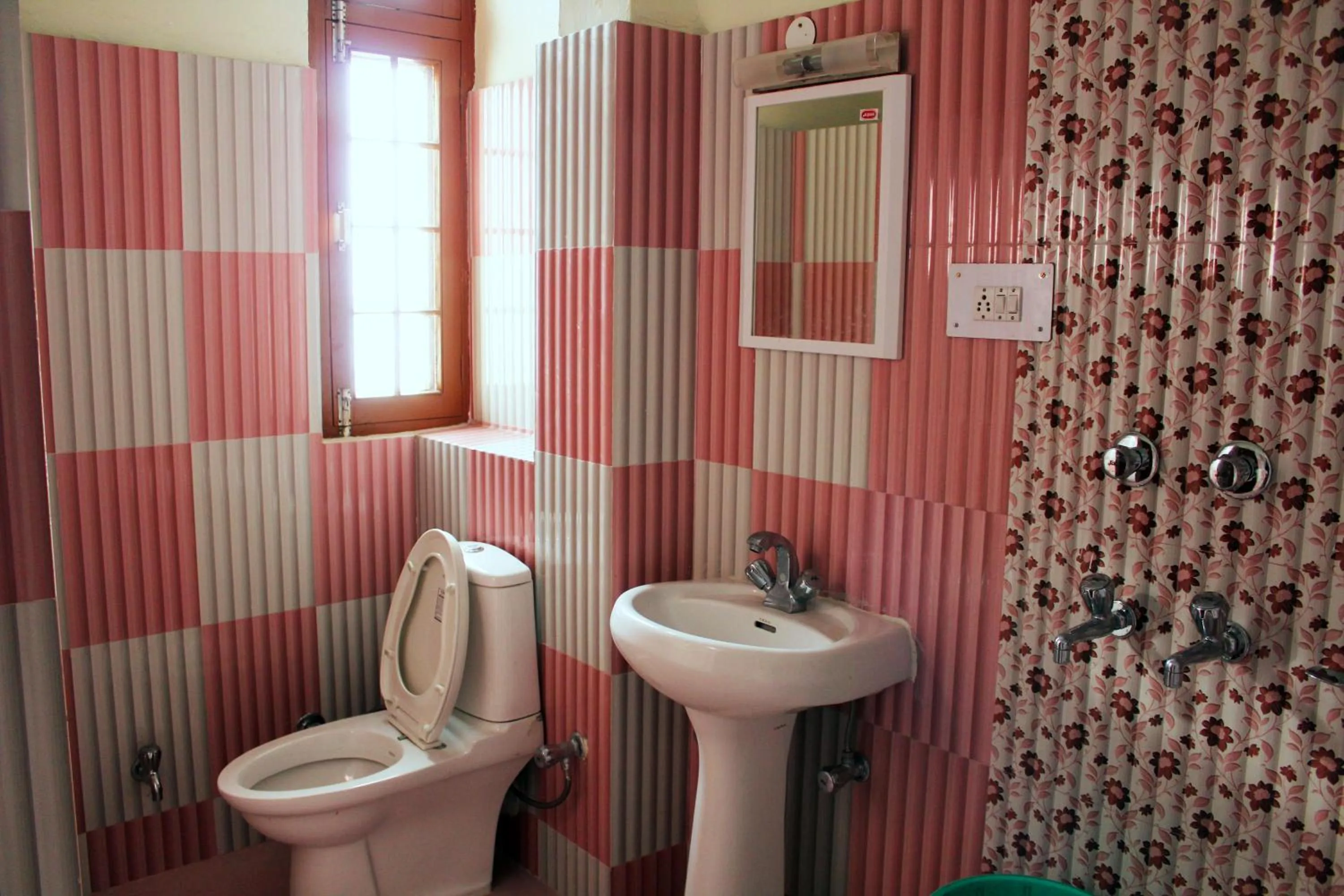 Bathroom in Hotel Aroma Classic