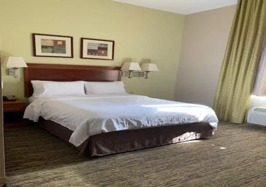 Queen Studio Suite in Candlewood Suites Temple by IHG Queen Studio Suite in Candlewood Suites Temple by IHG
