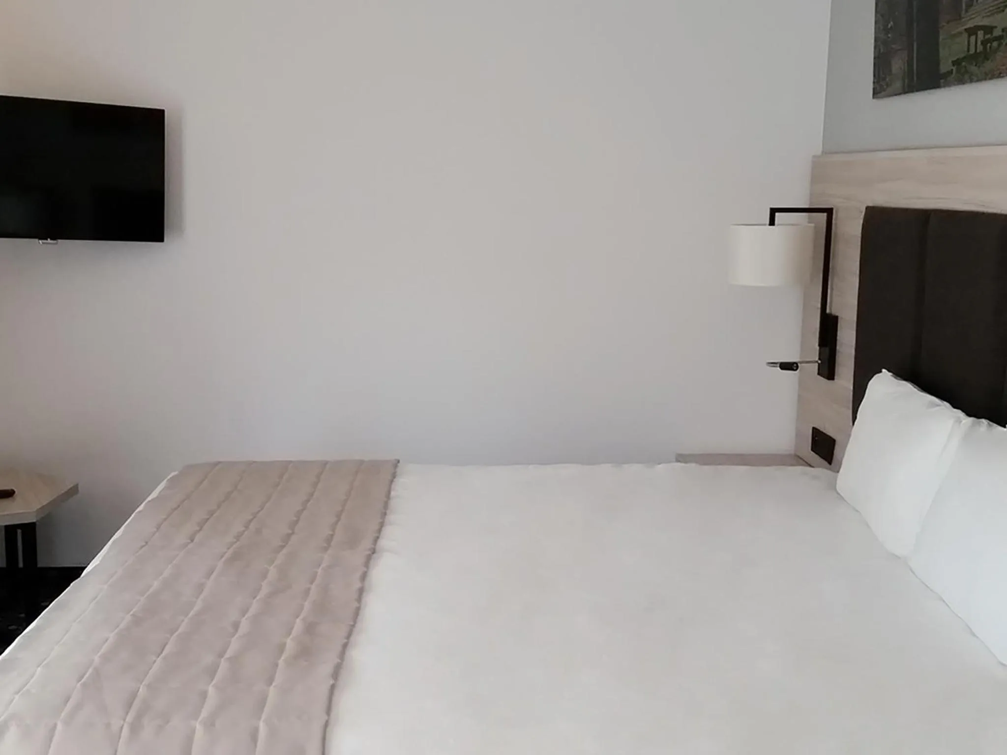 Bed in Bristol Aparthotel