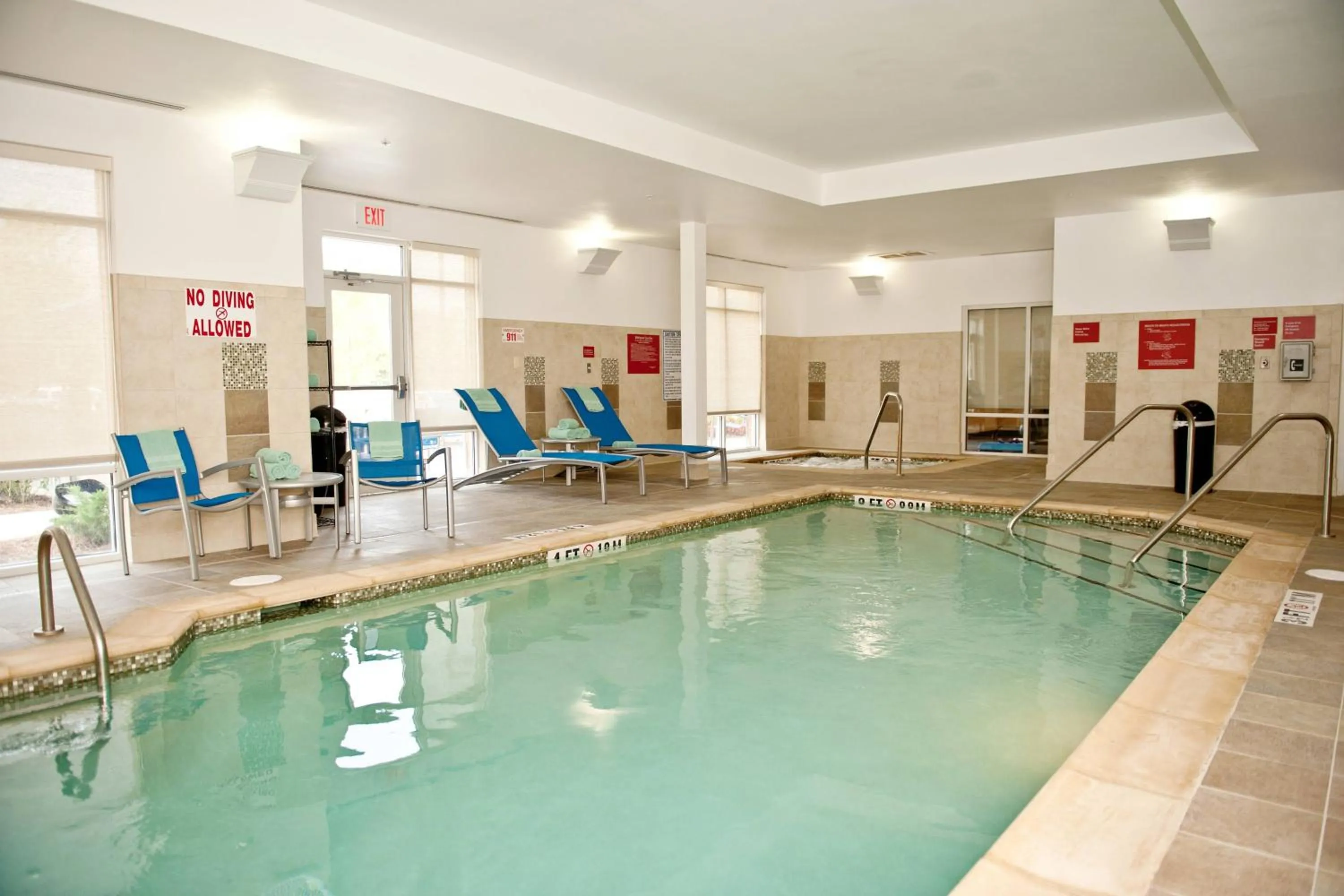 Swimming pool in TownePlace Suites by Marriott Charlotte Mooresville