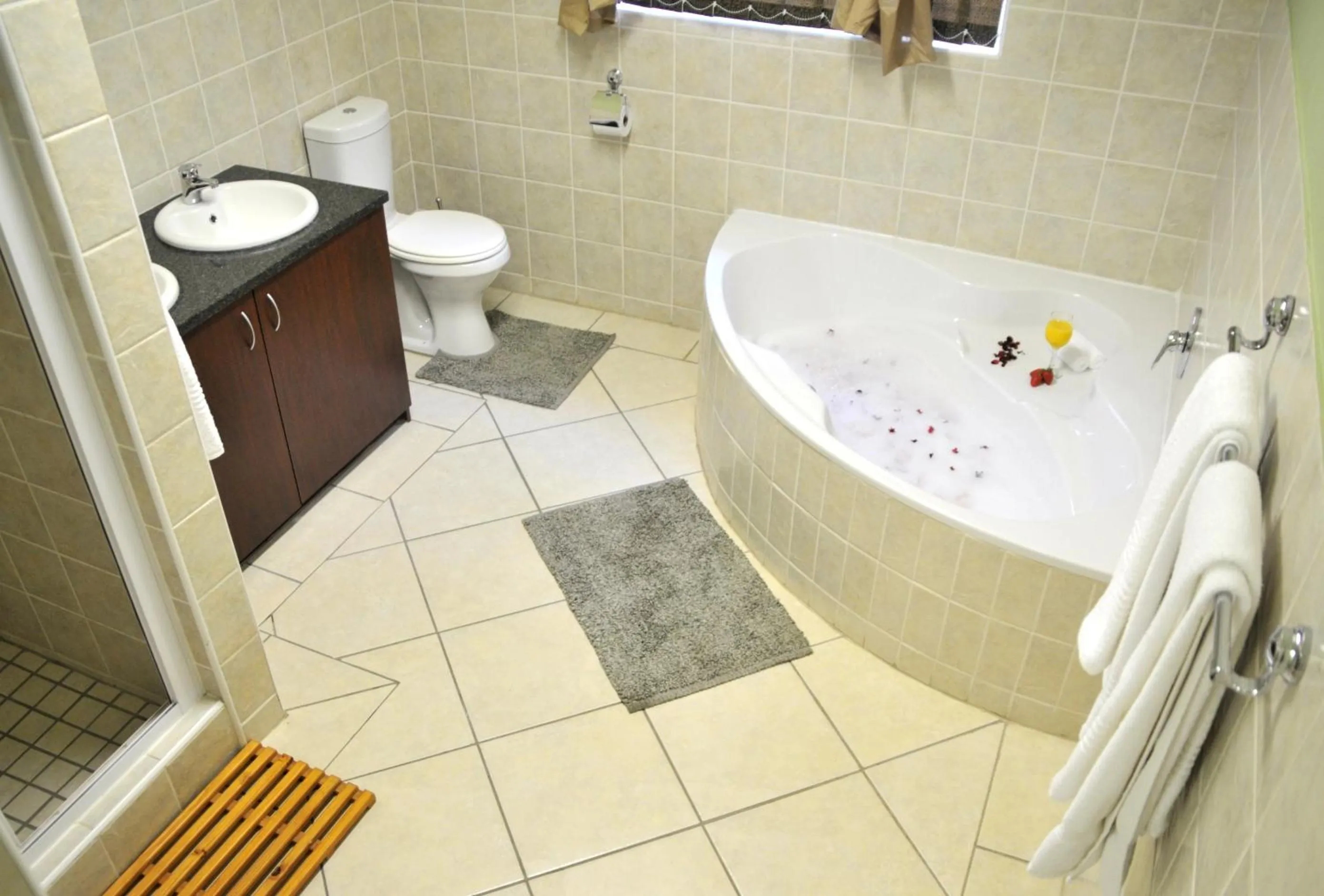 Shower in The Flower Box Long Term Accommodation