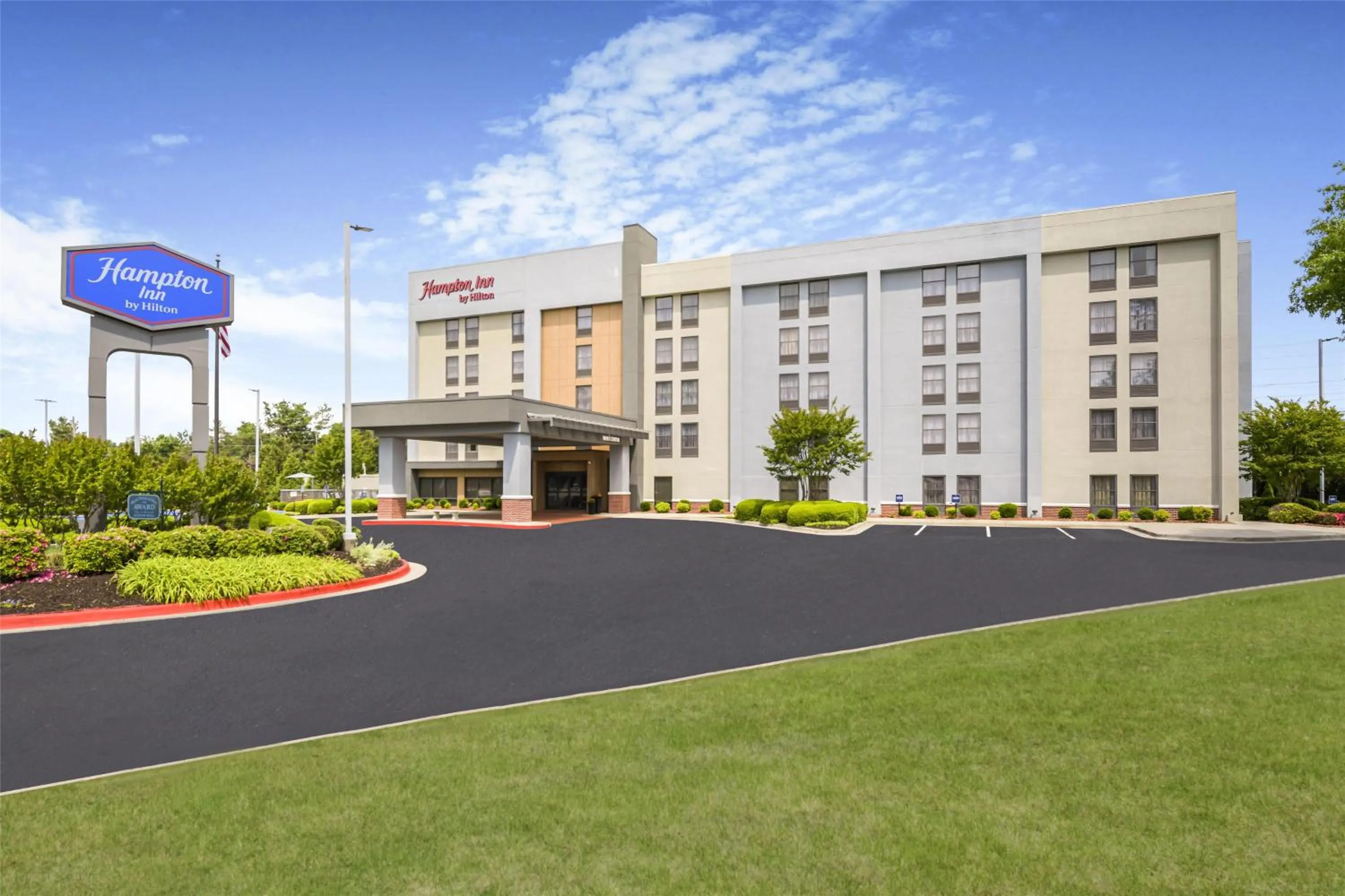 Property building in Hampton Inn Huntsville-Arsenal/South Parkway