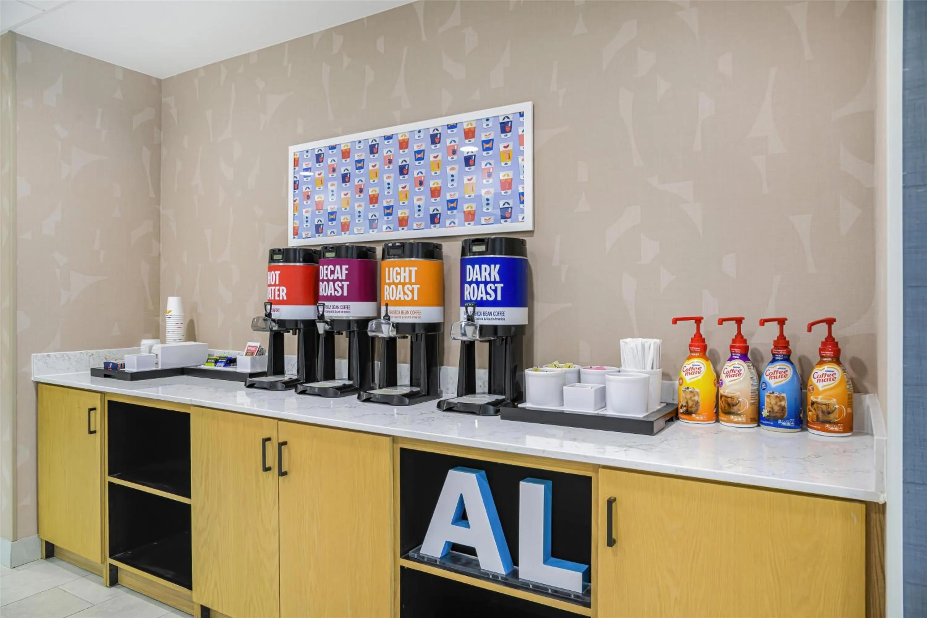 Dining area in Hampton Inn Huntsville-Arsenal/South Parkway