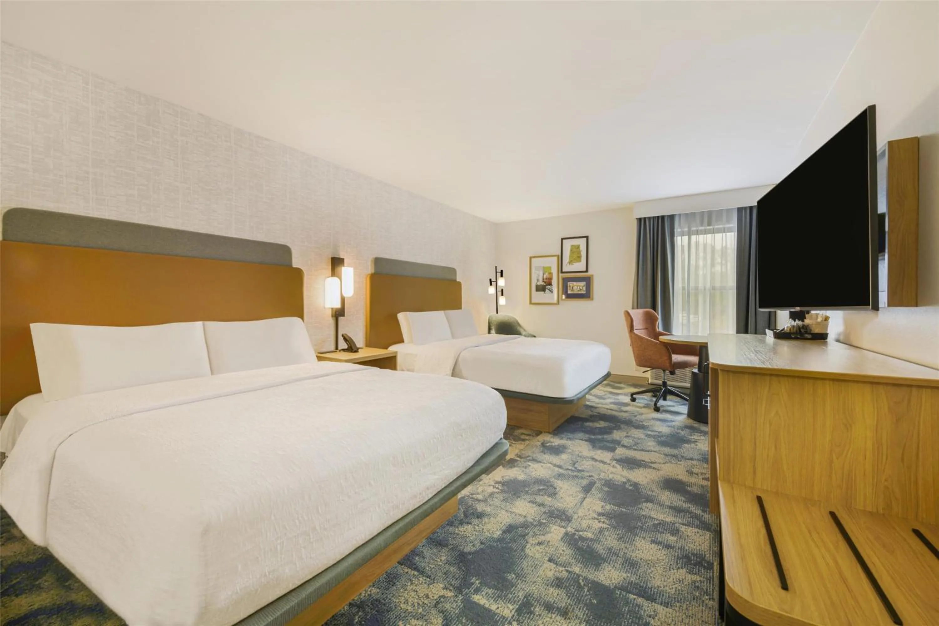 Bed in Hampton Inn Huntsville-Arsenal/South Parkway