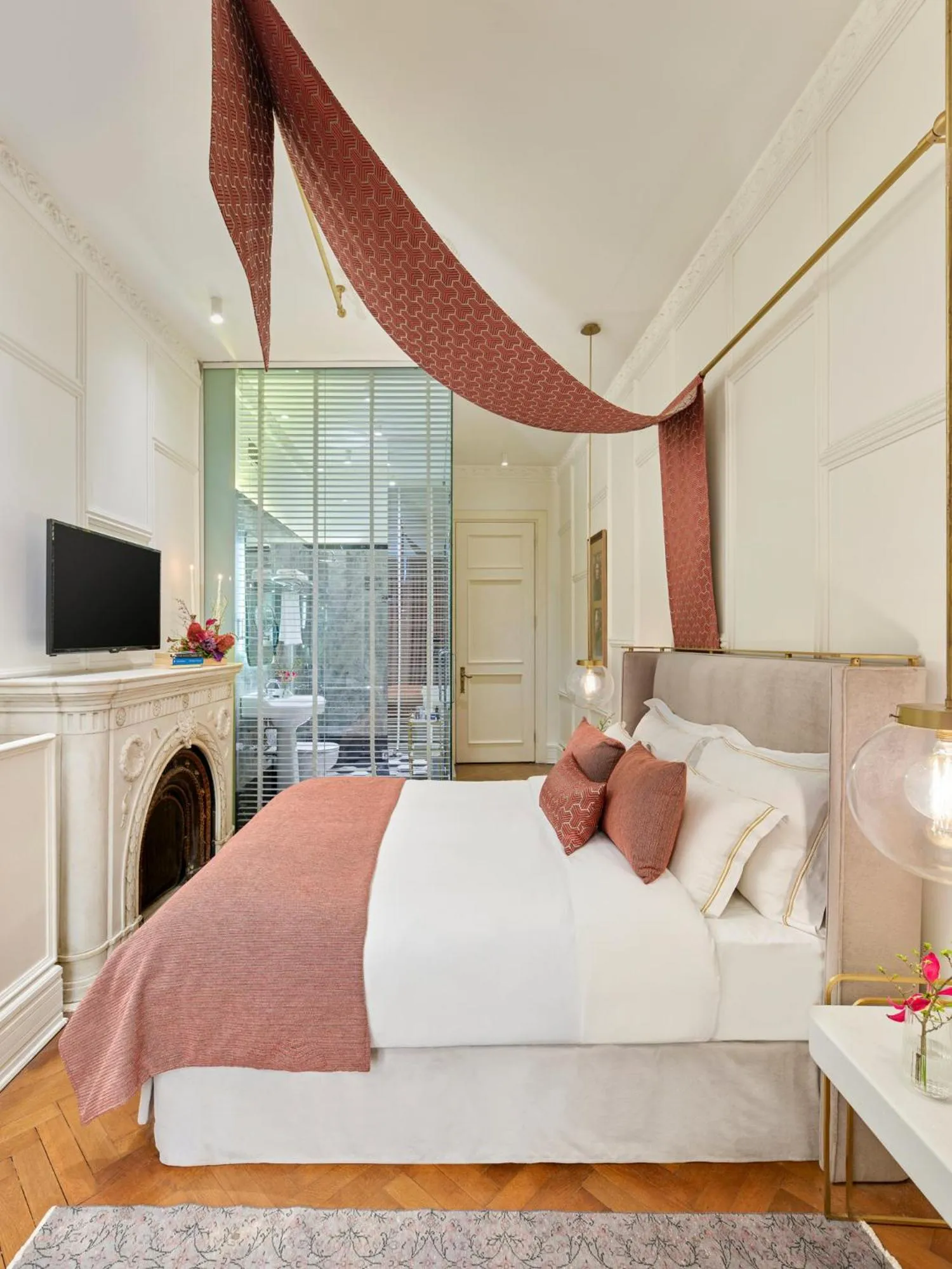 Photo of the whole room, Bed in Mr Cas Hotels Taksim - Special Category