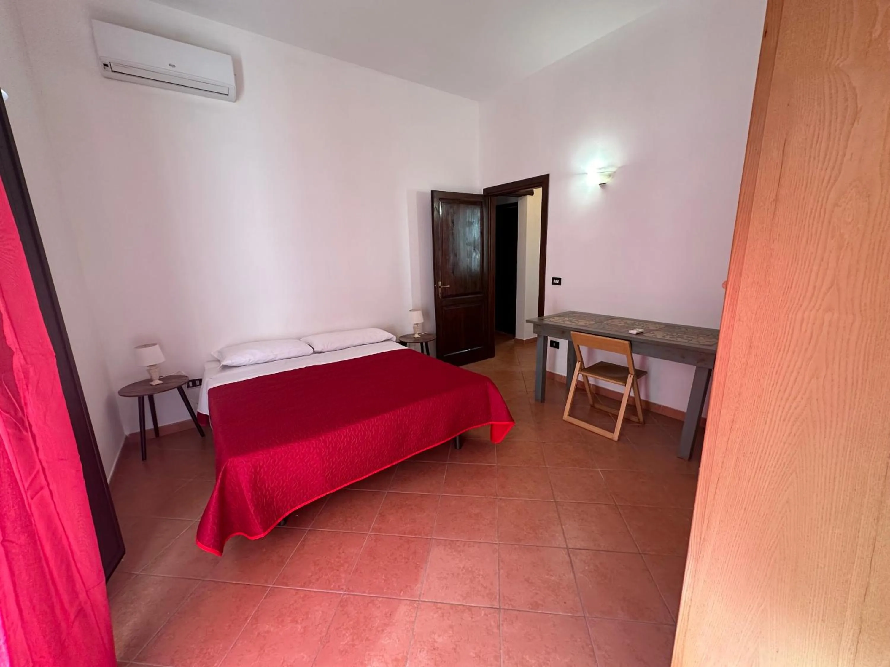 Bedroom, Bed in Art Lincoln