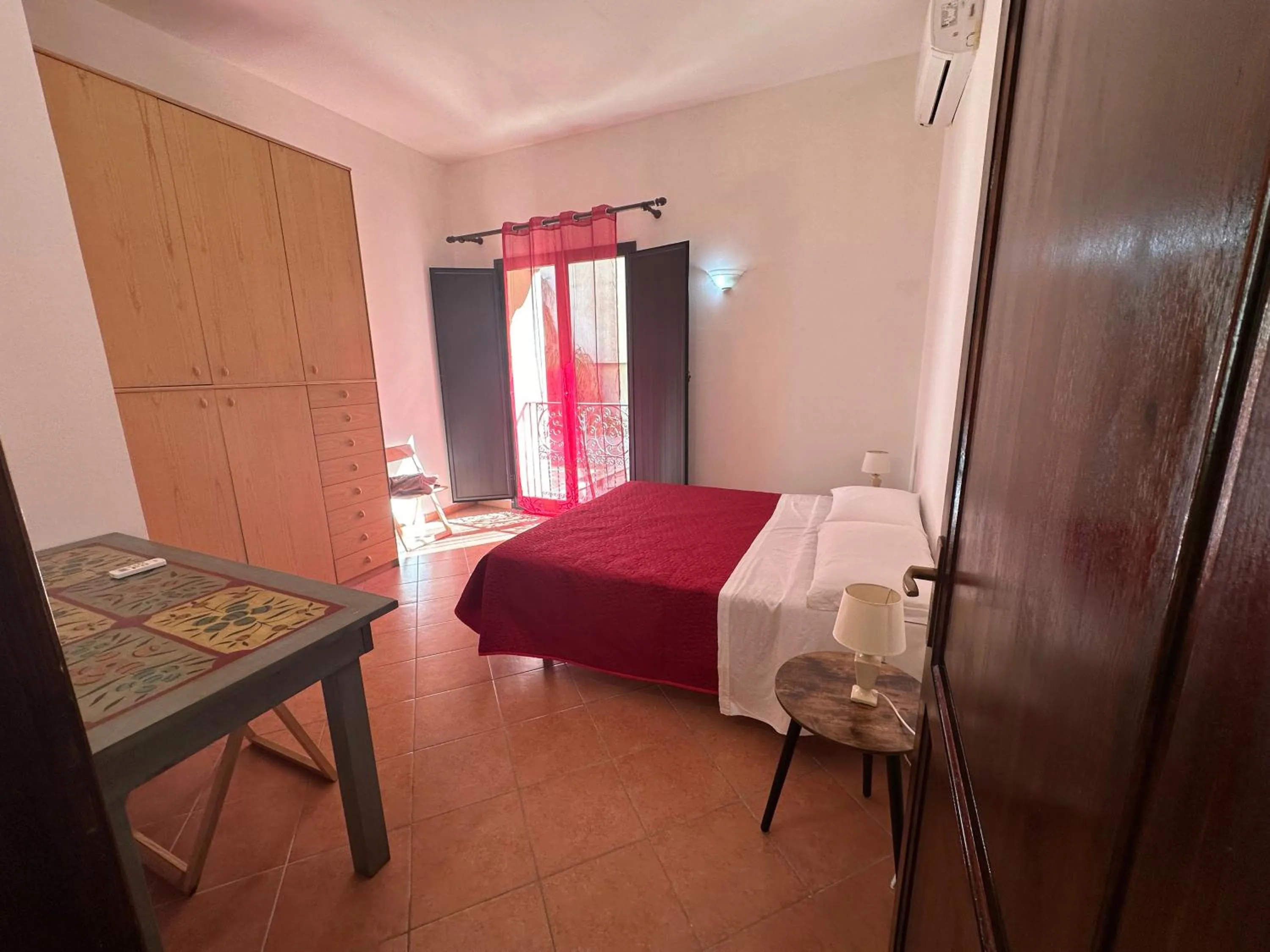 Bedroom, Bed in Art Lincoln