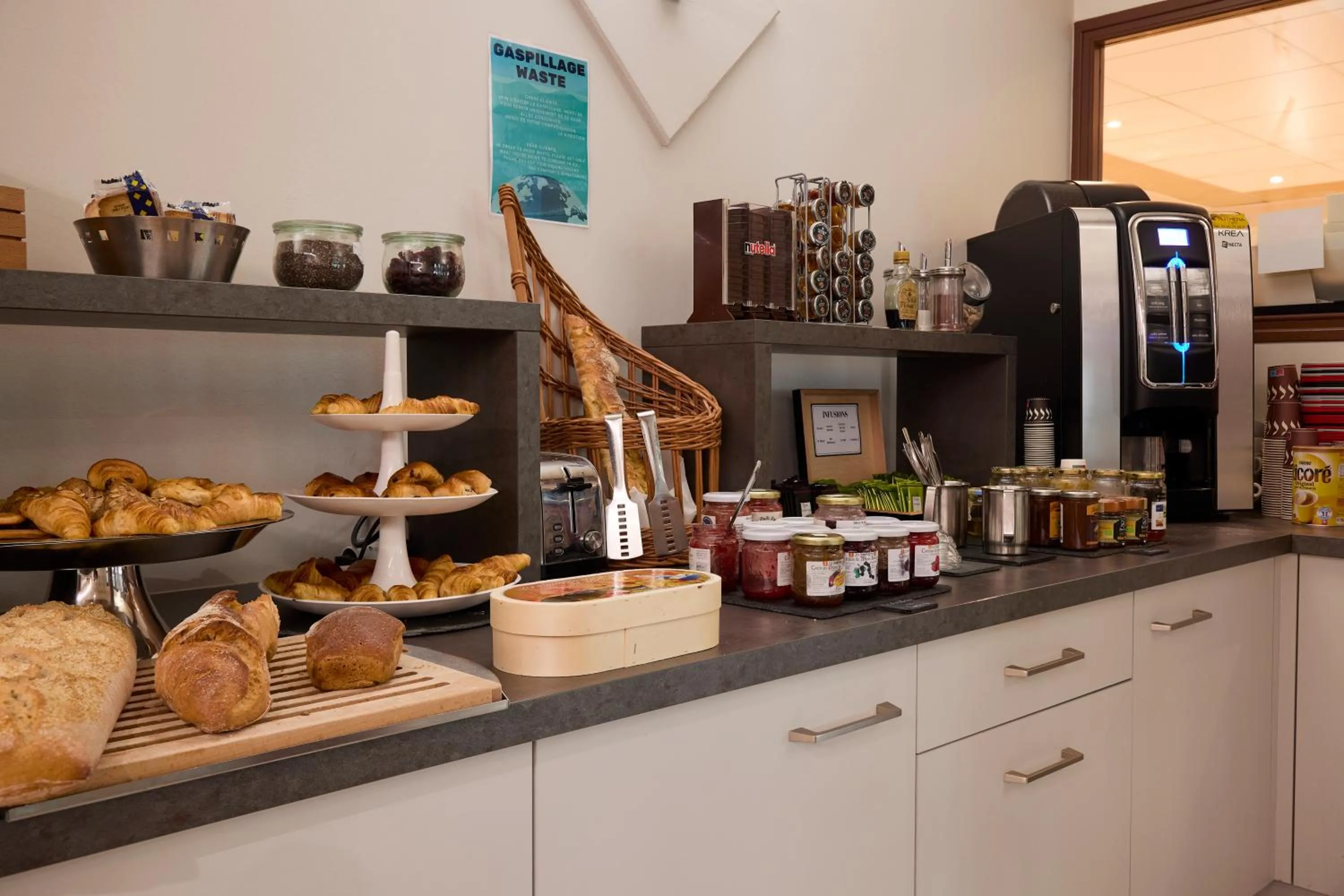 Breakfast in Hotel Eco - A75