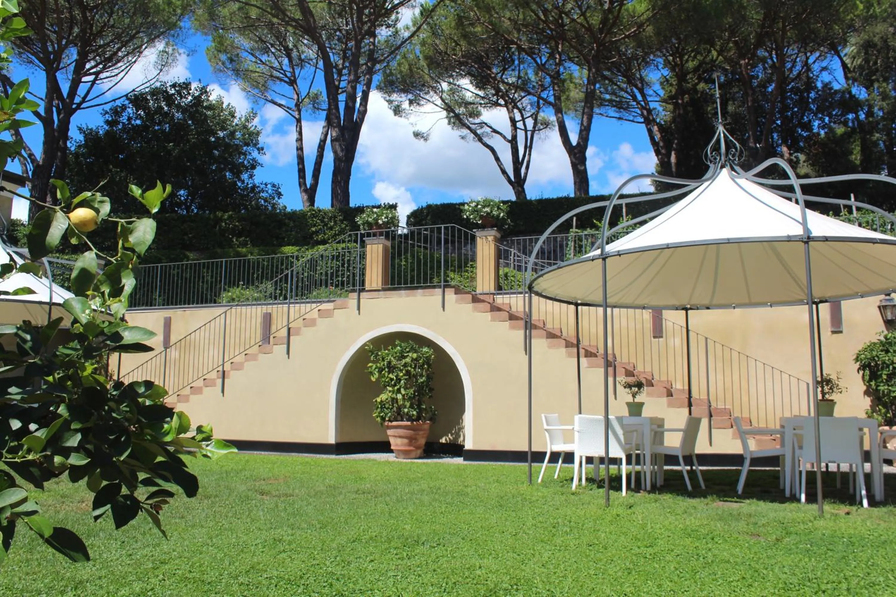 Garden view in Villa Agnese