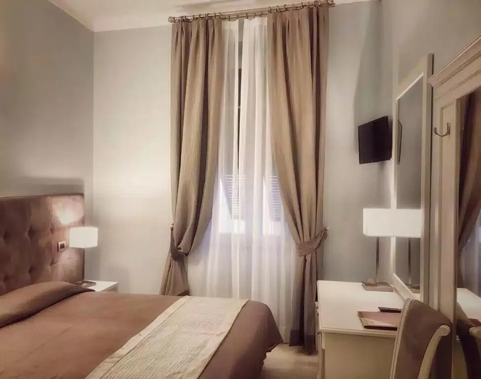 Photo of the whole room, Bed in Hotel Villa Igea