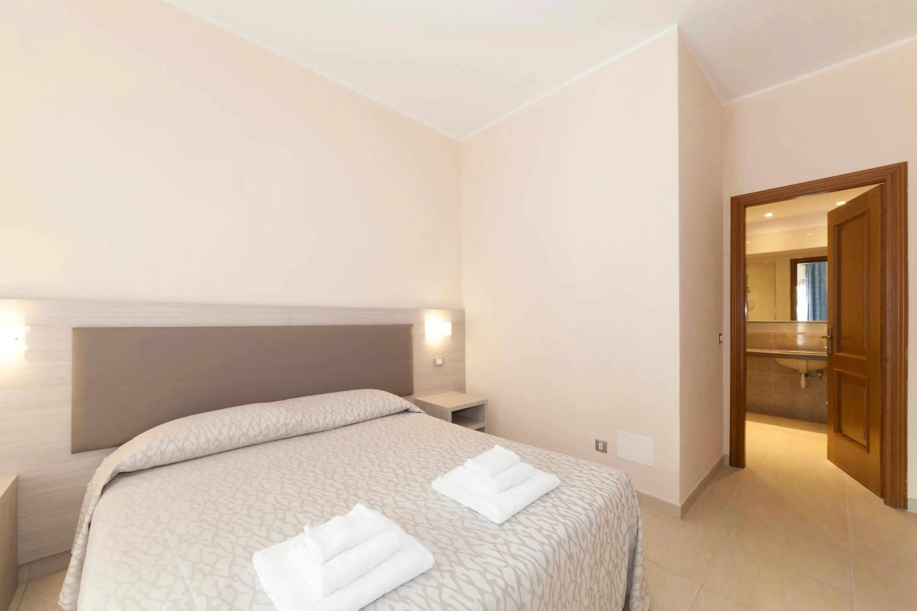 Photo of the whole room, Bed in Diano Sporting Apartments