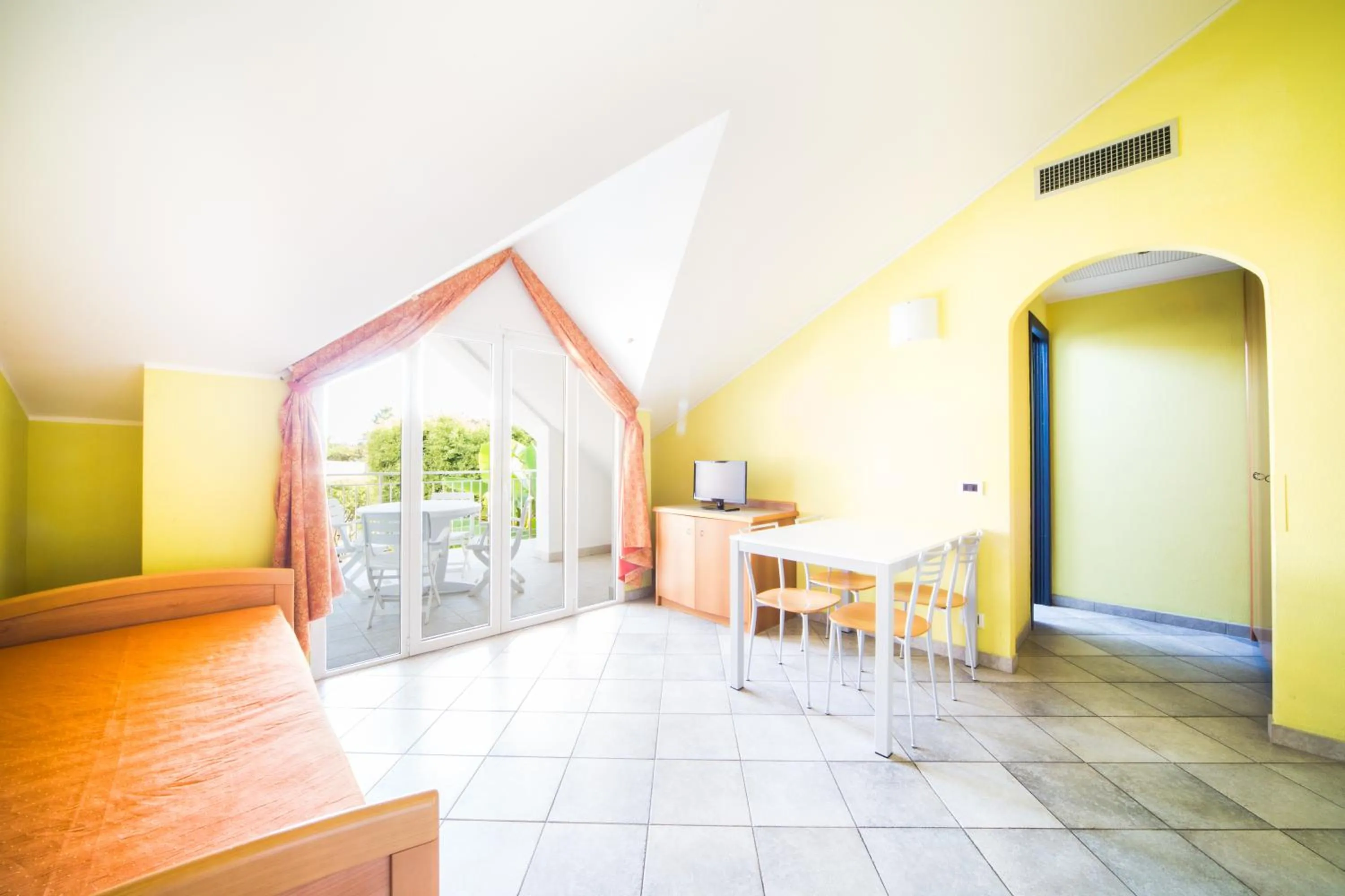 Photo of the whole room in Diano Sporting Apartments