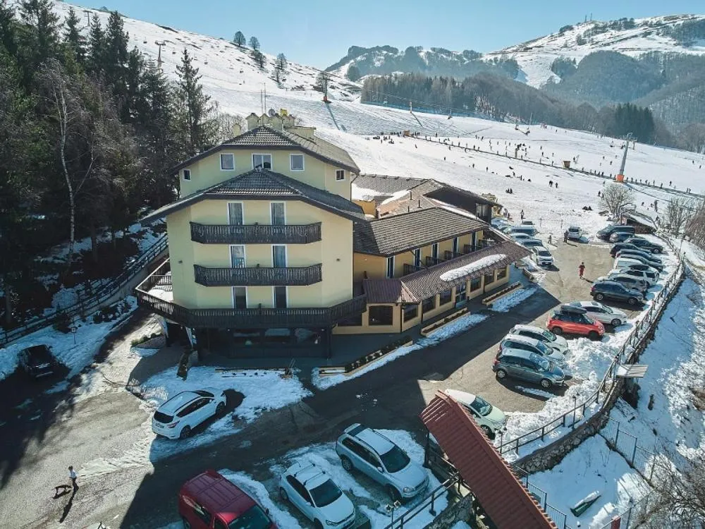 Hotel Dolomiti - Azzurro Club