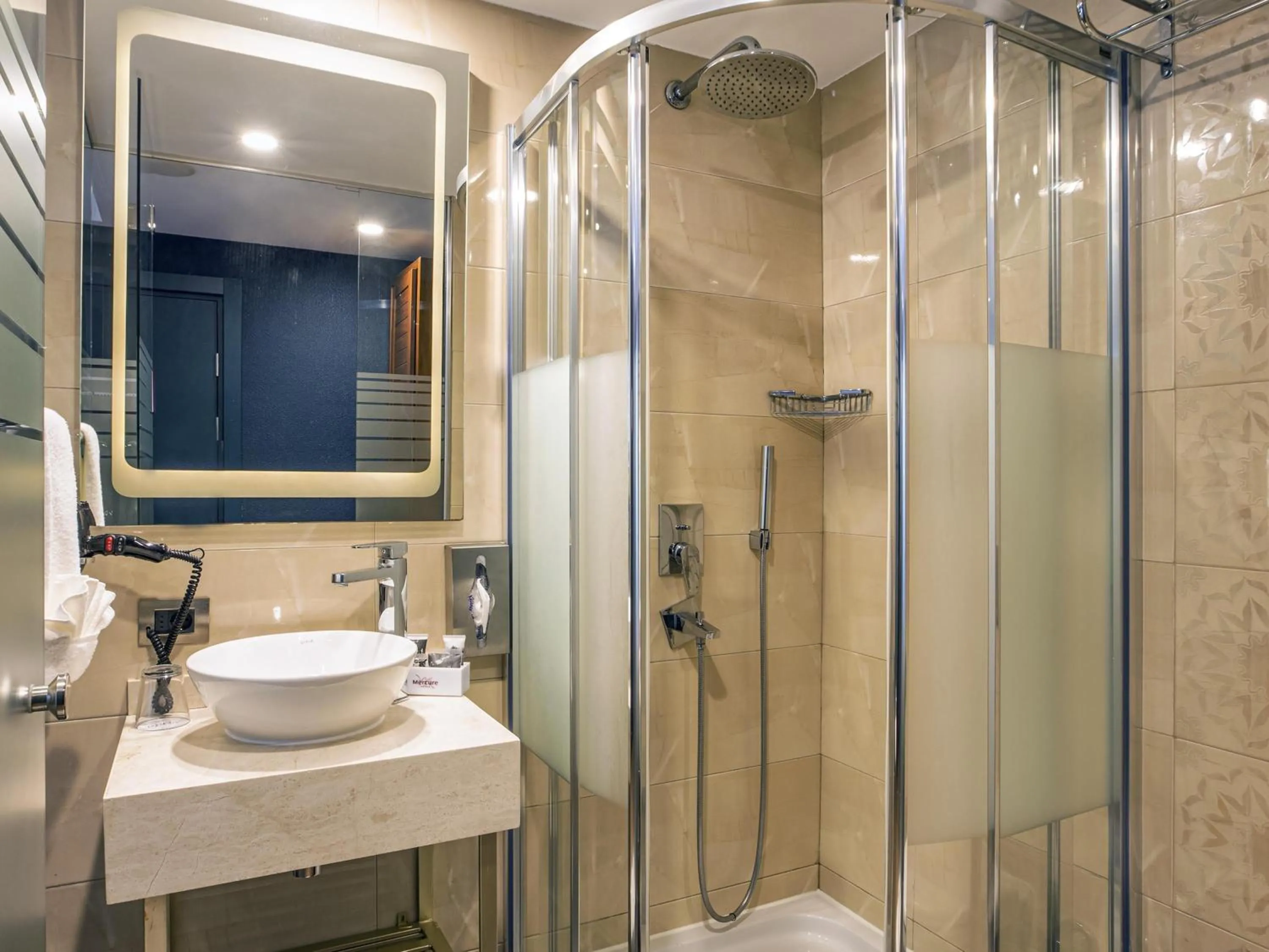 Bedroom in Mercure Istanbul Bakirkoy