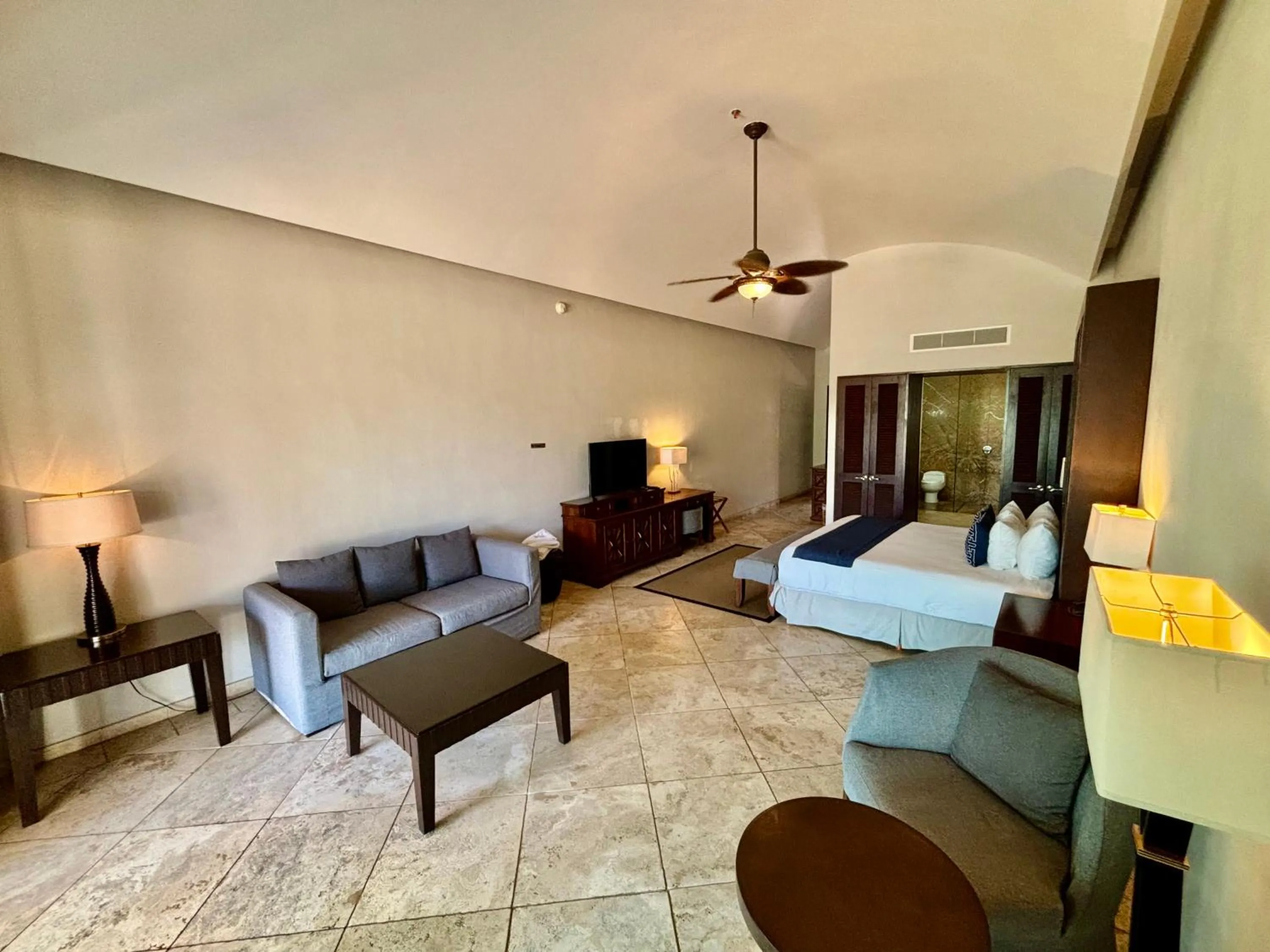 Bed in Hotel Hacienda San Pancho