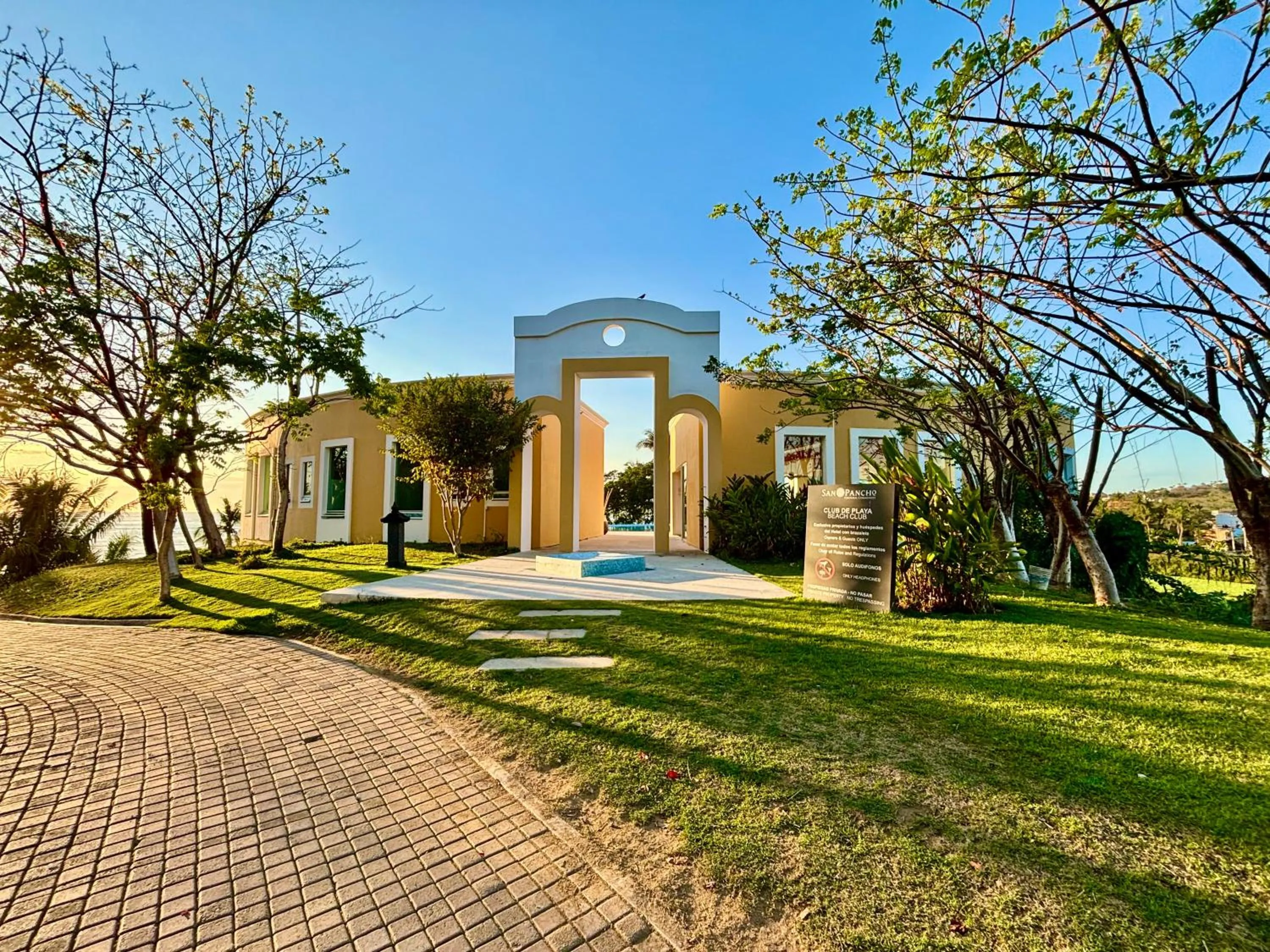 Property building in Hotel Hacienda San Pancho