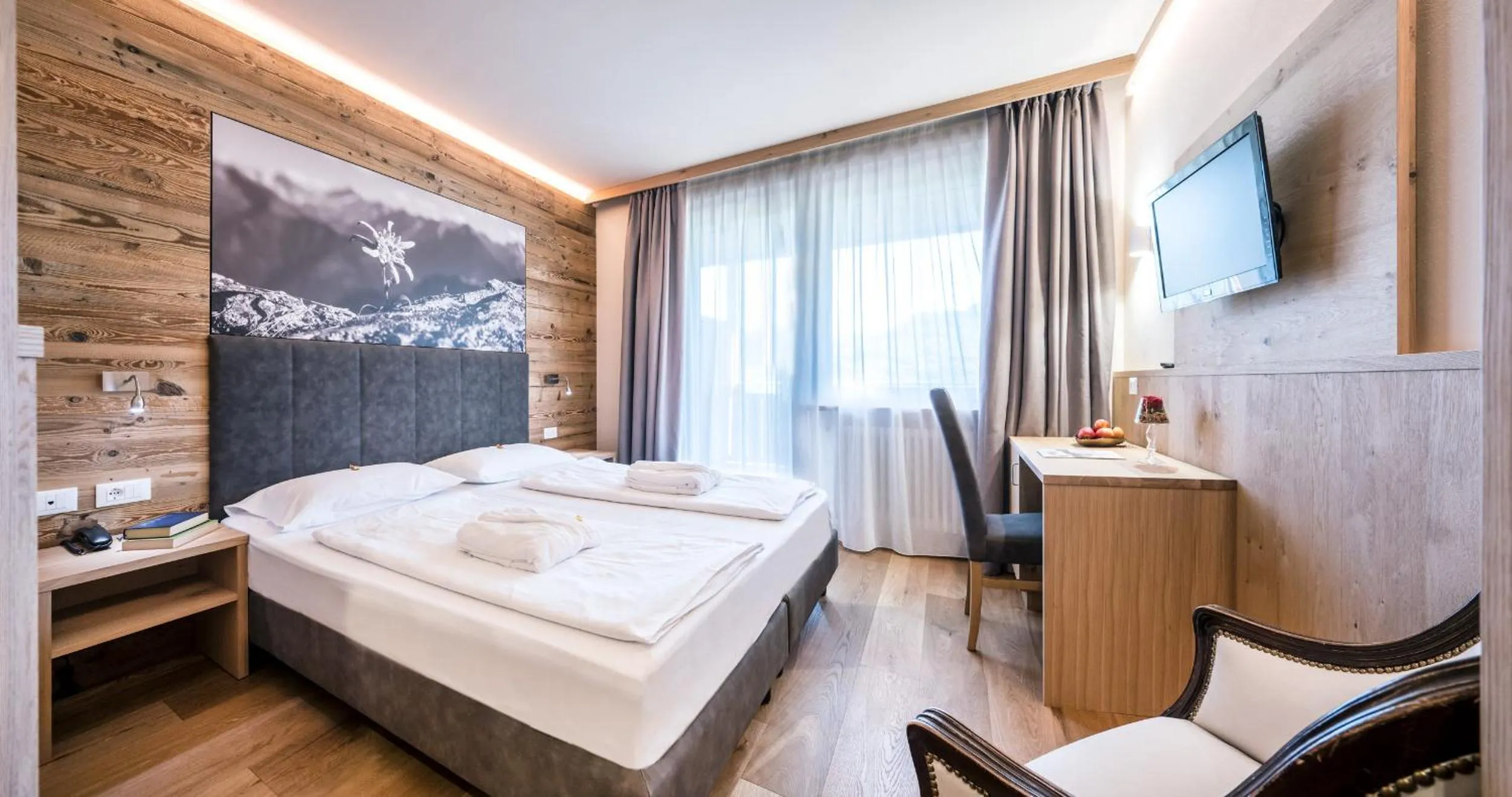 Photo of the whole room, Bed in Parc Hotel Miramonti