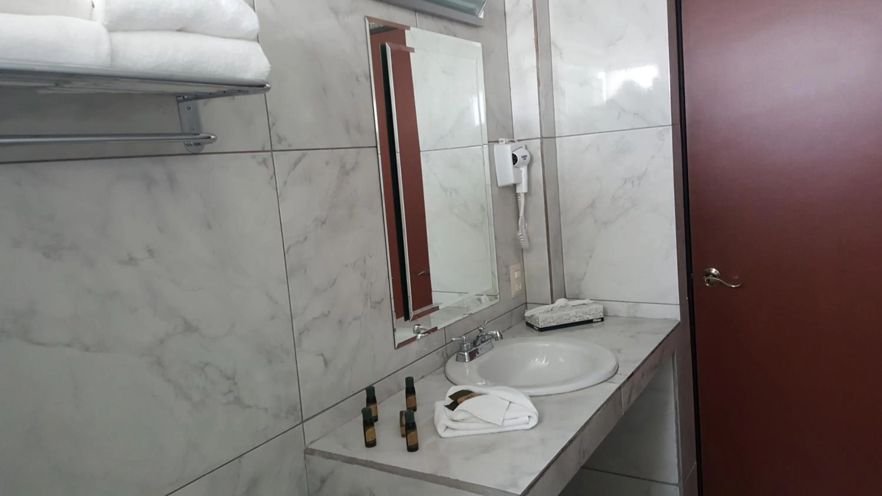 Bathroom in Hill House Mazatlan - Bed & Breakfast