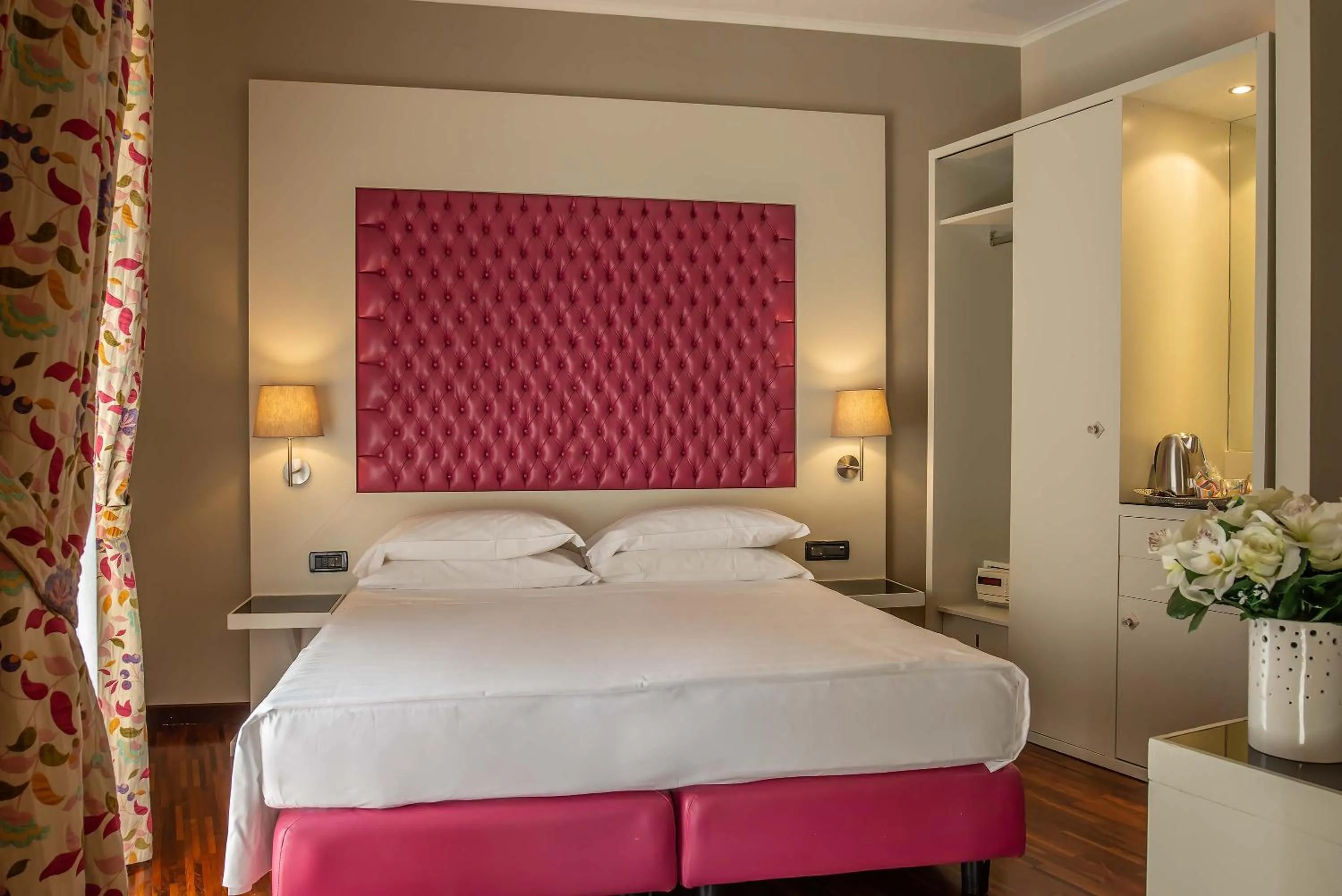 Bedroom, Bed in Merulana Inn Guest House