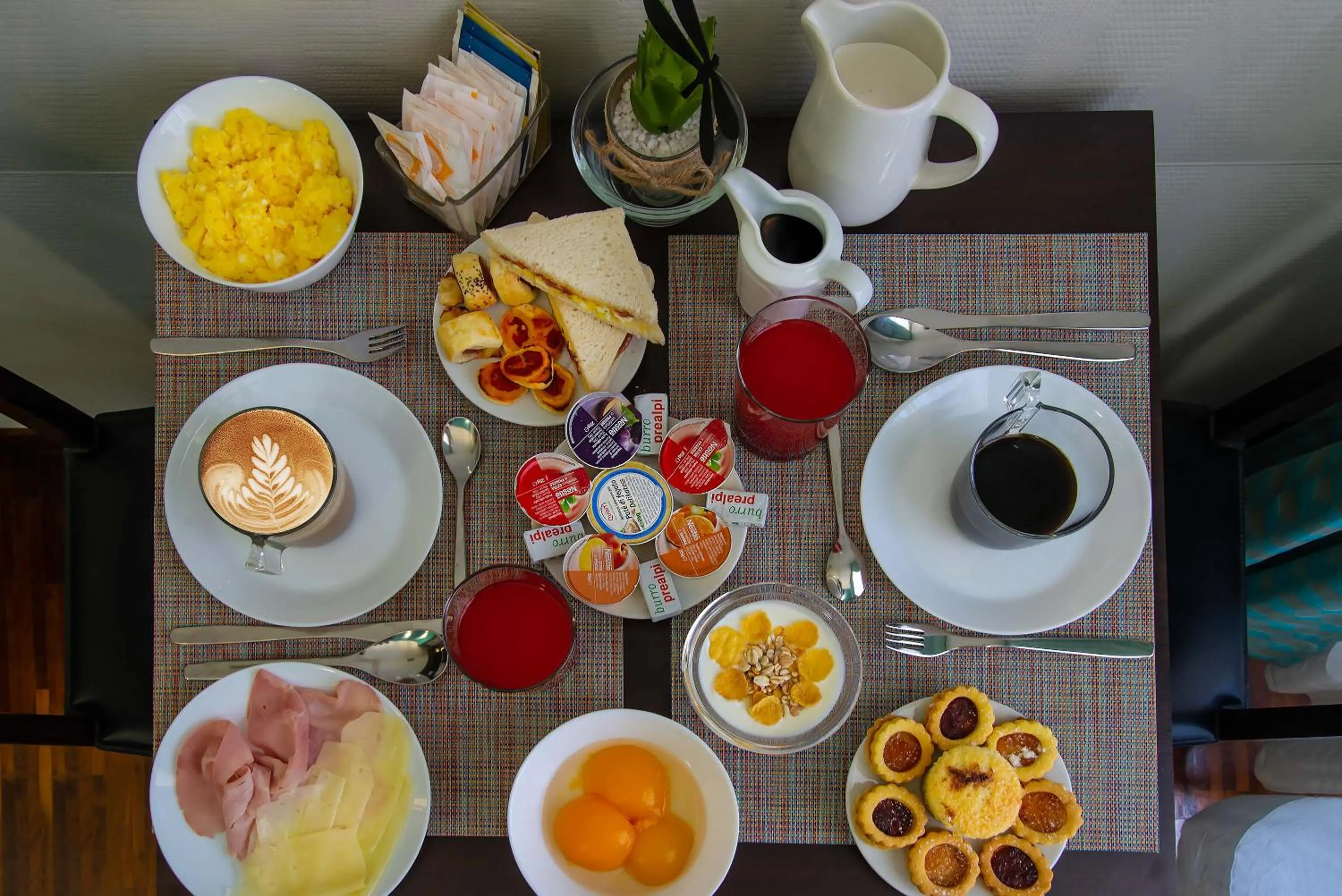 Breakfast in Merulana Inn Guest House